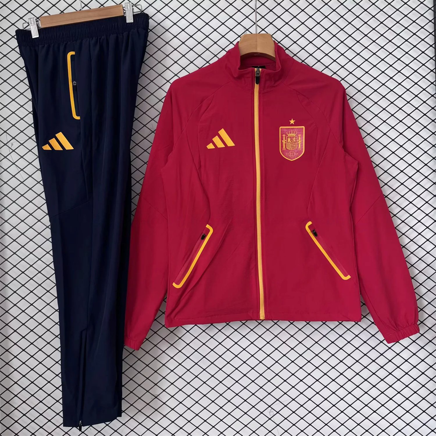 Spain 2026 Windbreaker Training Set - Red Top and Black Pants - JerseysGala