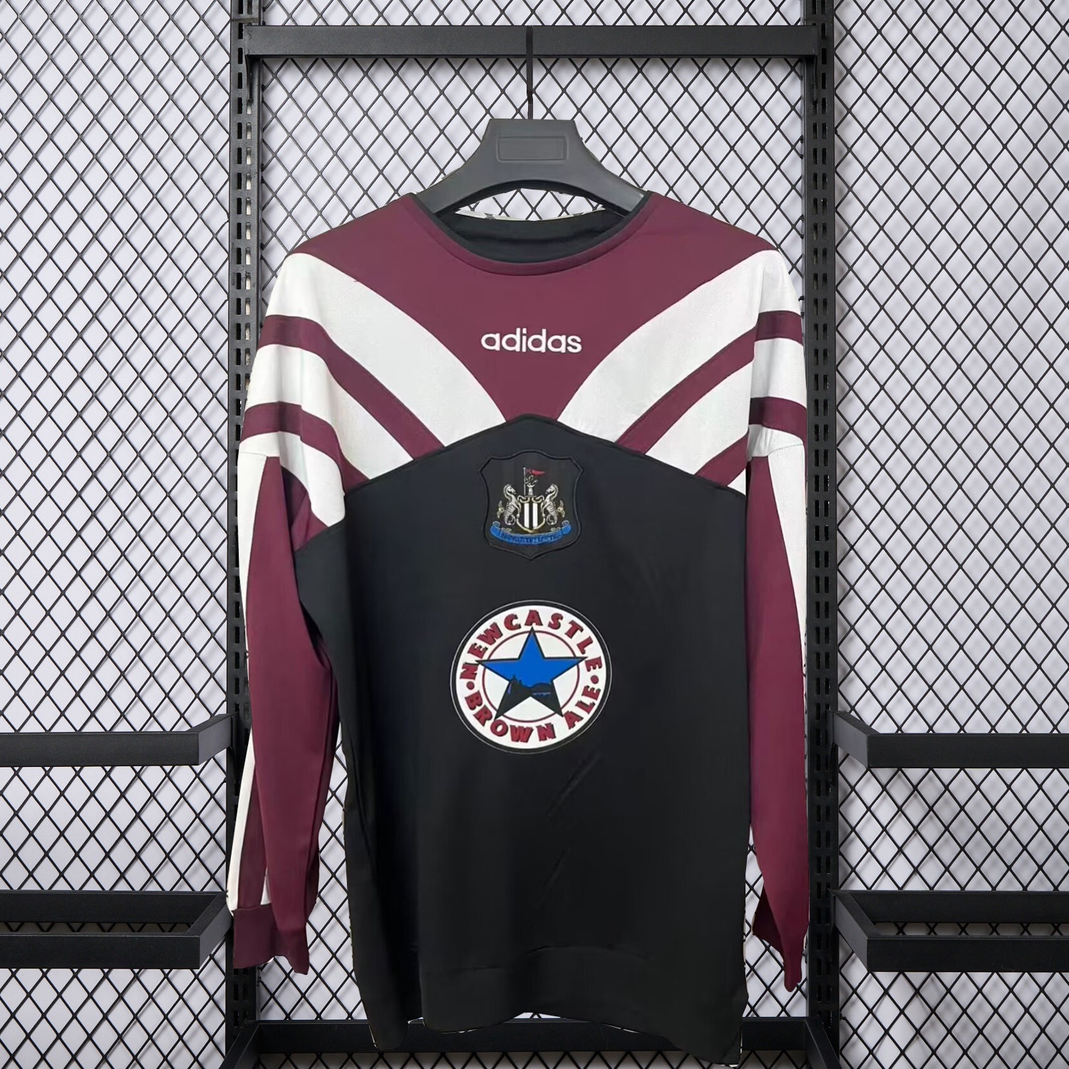 Retro Newcastle United 1995-96 Central Logo Special Unisex Pullover Hoodie - JerseysGala