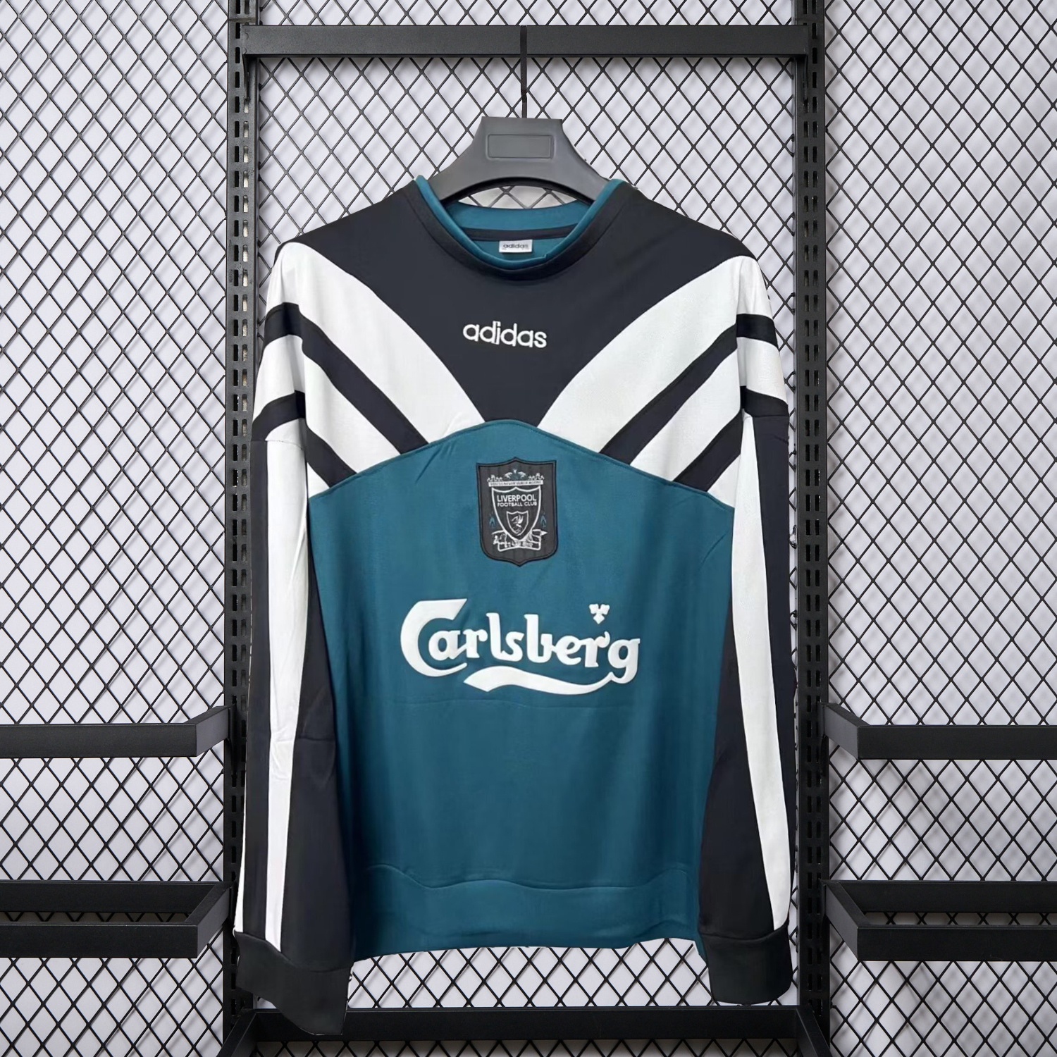 Retro Liver.pool 1995-96 Green And Black Training Unisex Pullover Hoodie - JerseysGala
