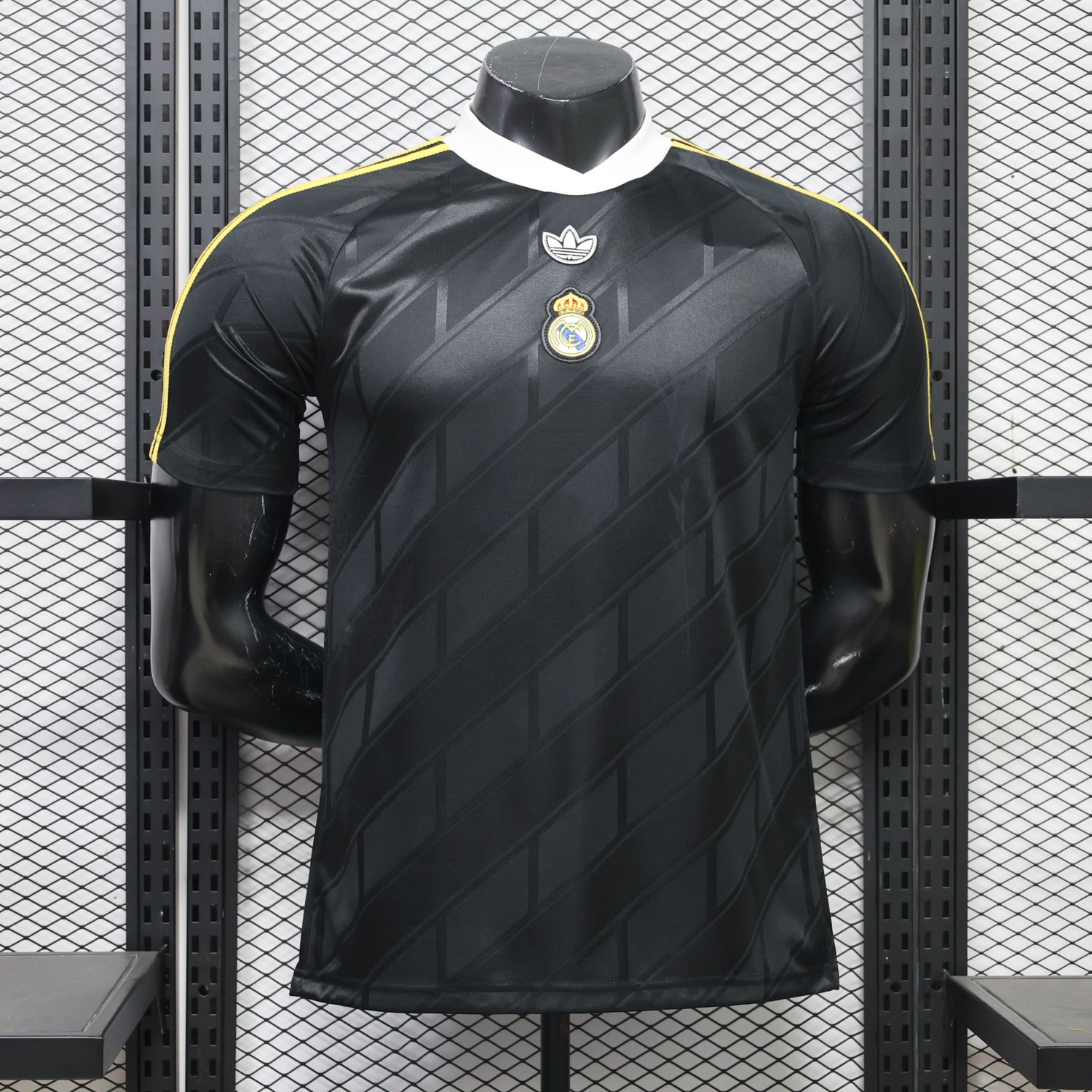 Real Madrid 26-27 Retro Style Black Jersey - Player Version - JerseysGala
