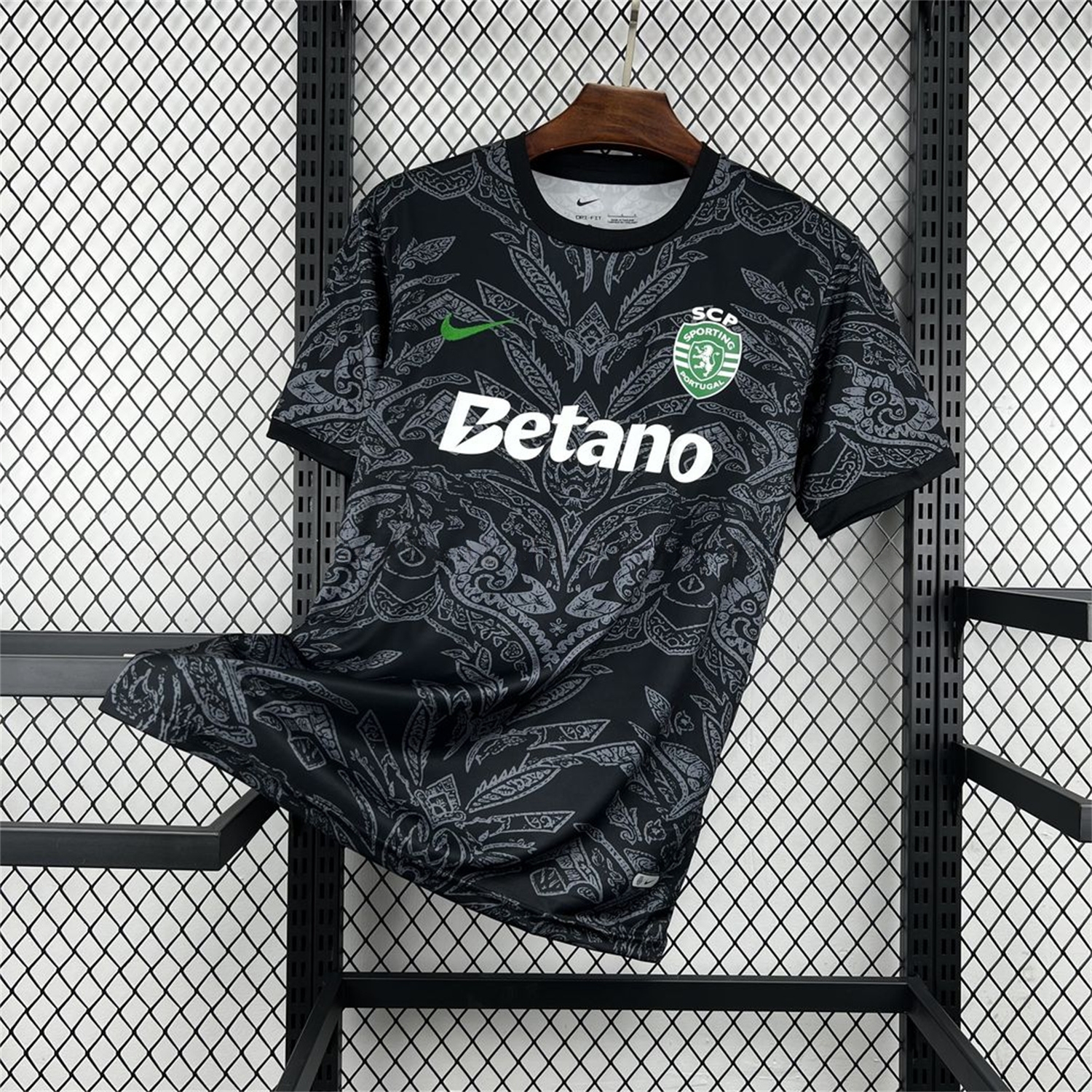 Sporting CP 25-26 Black Grey Goalkeeper Jersey - Fans Version - JerseysGala