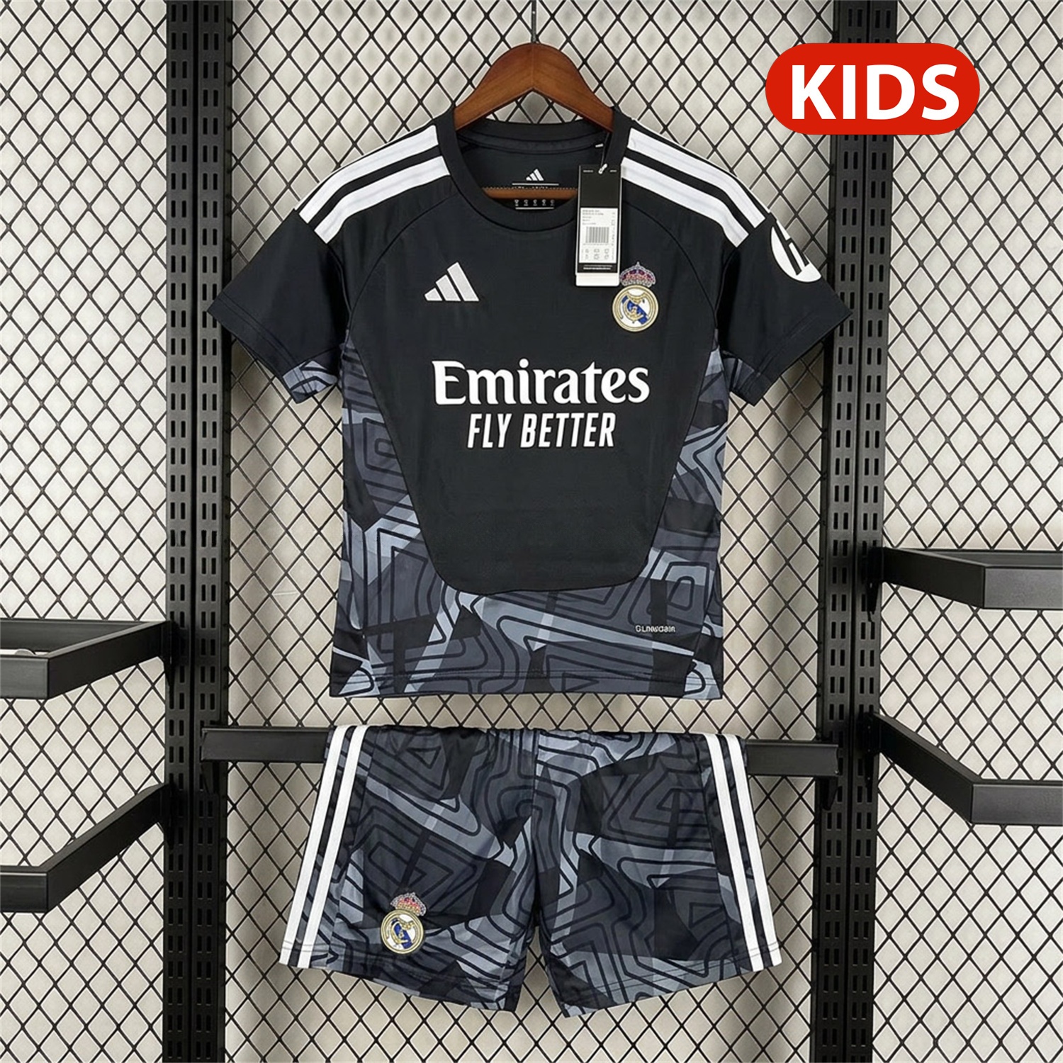 Real Madrid 26-27 Black Goalkeeper Kids Kit - JerseysGala
