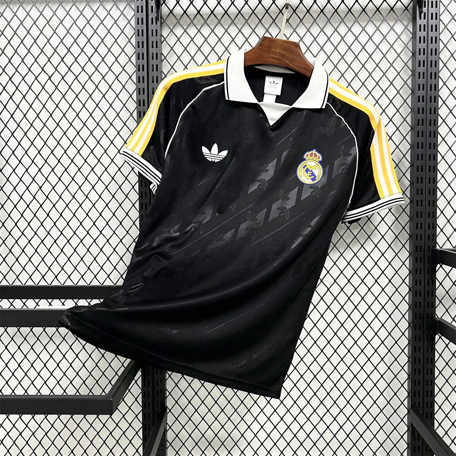 Real Madrid 26-27 Black Casual Jersey - Fans Version - JerseysGala