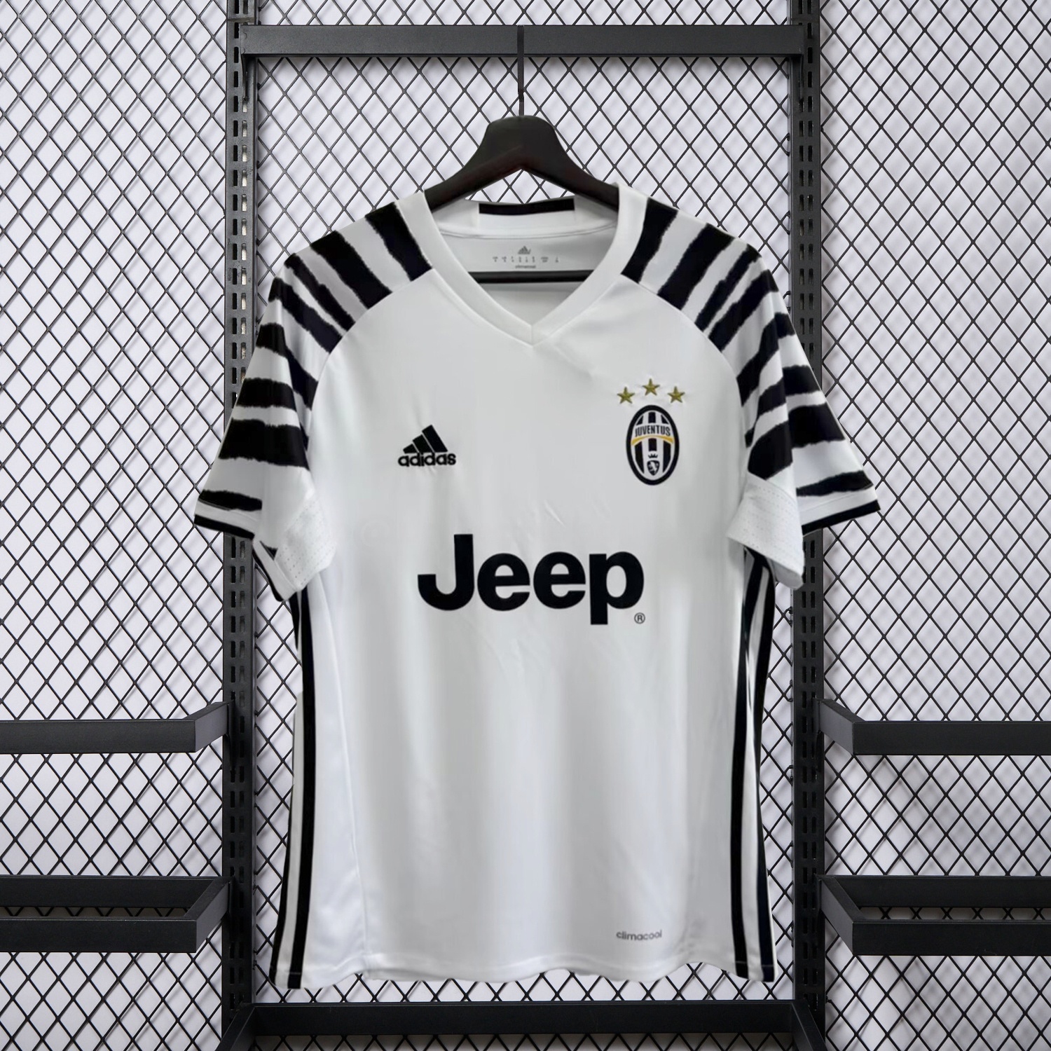 Retro Juventus 2016-17 Home Jersey - JerseysGala