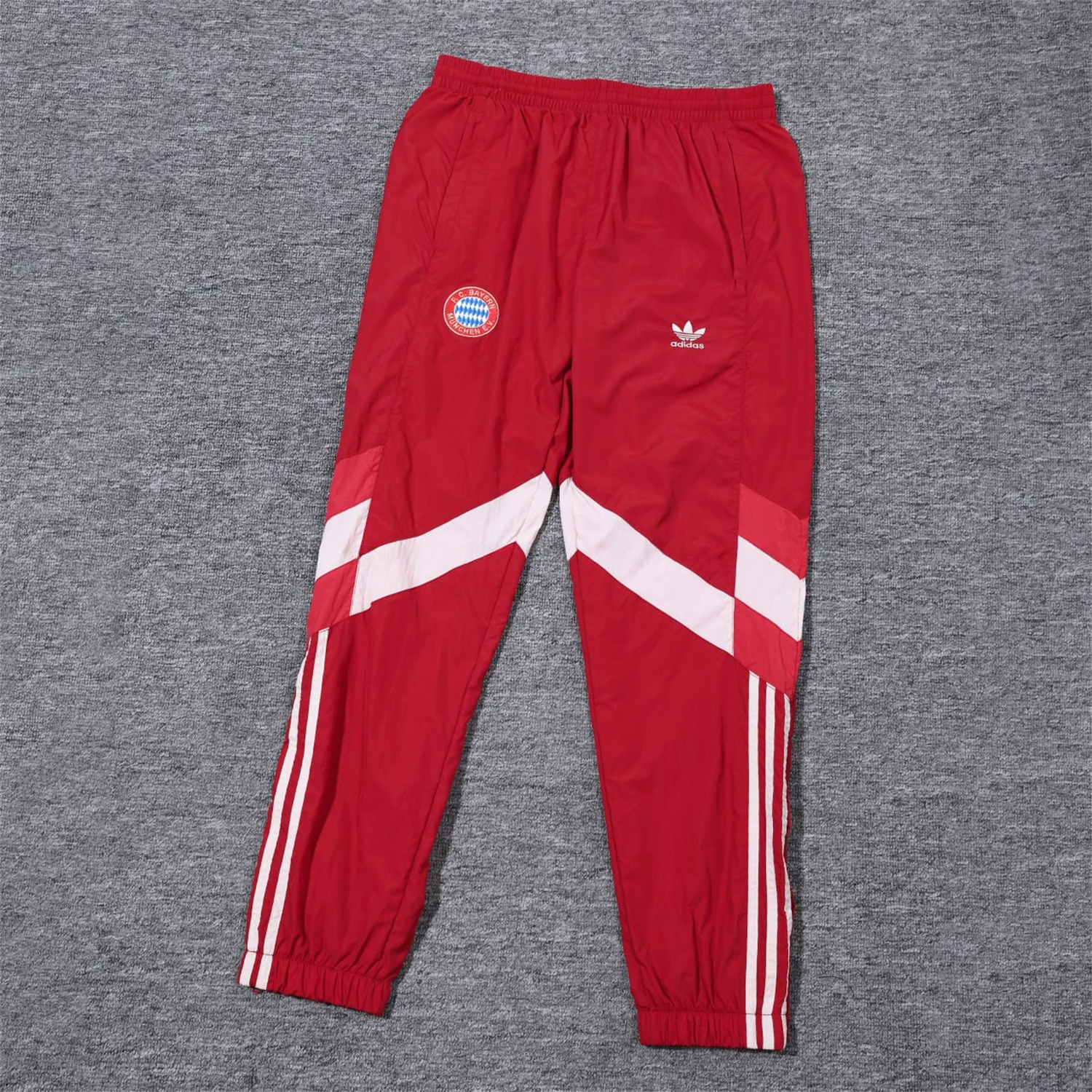Bayern Munich 25-26 Terrace Icon Pants - Red - JerseysGala