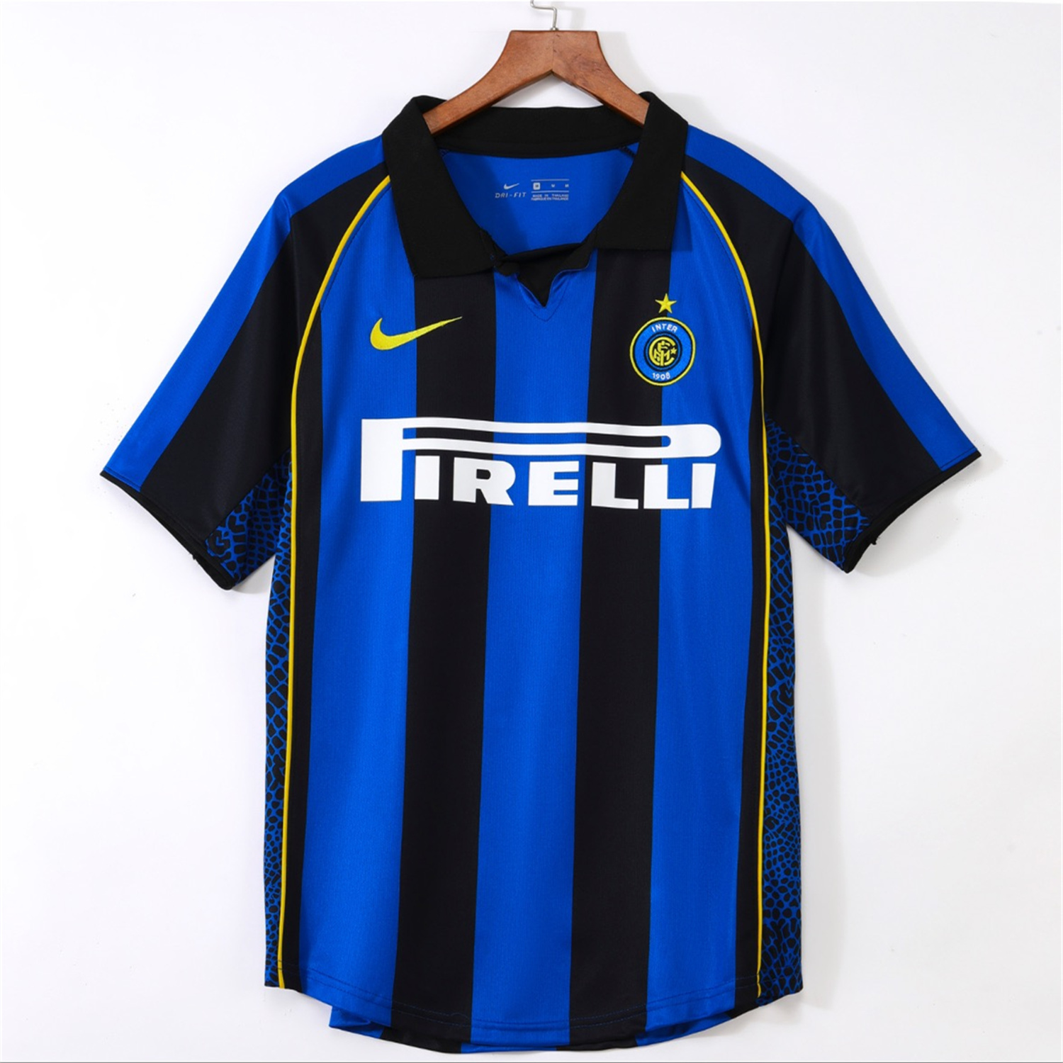 Retro Inter Milan 2001-02 Home Jersey - JerseysGala