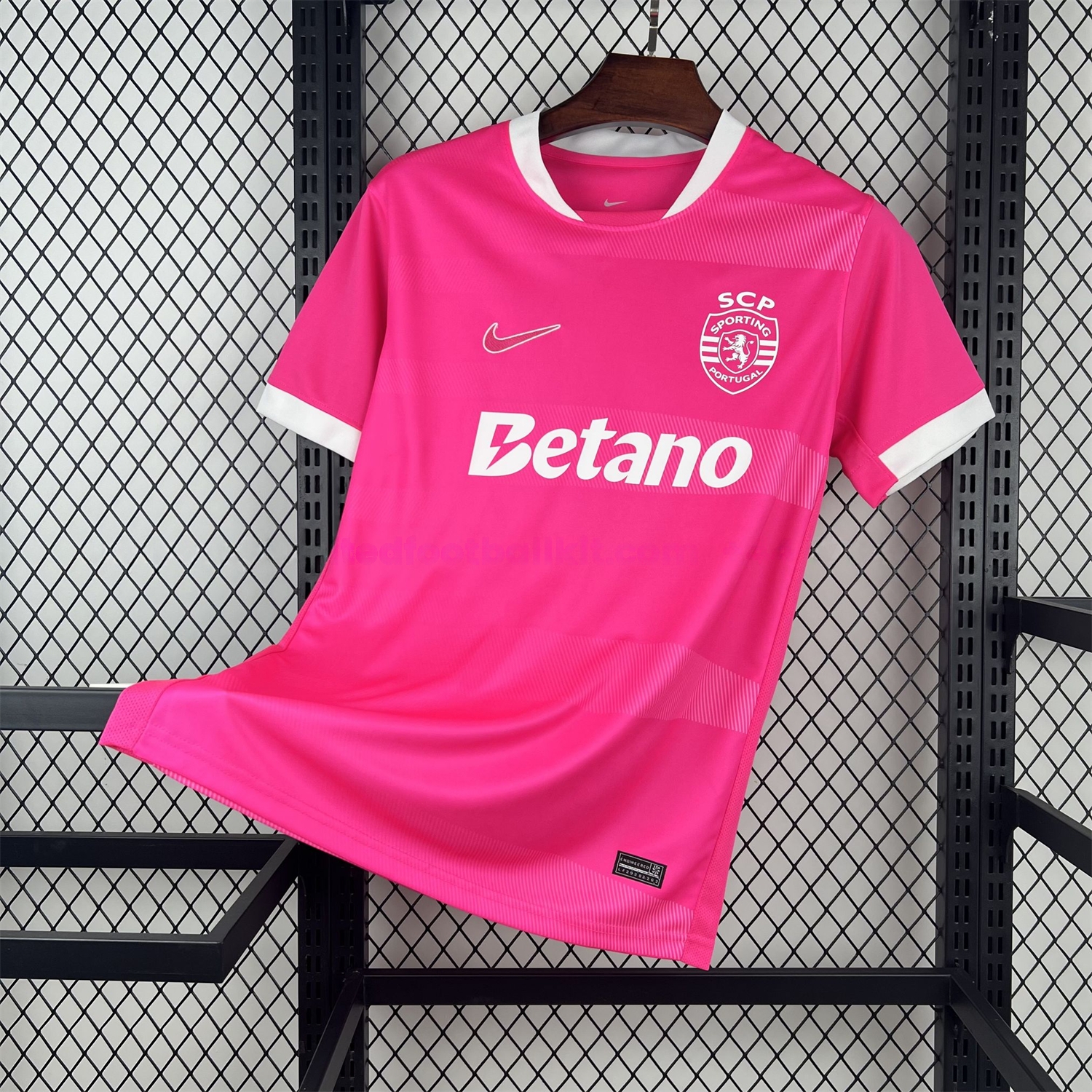 Sporting CP 26-27 Pink October Jersey - Fans Version - JerseysGala
