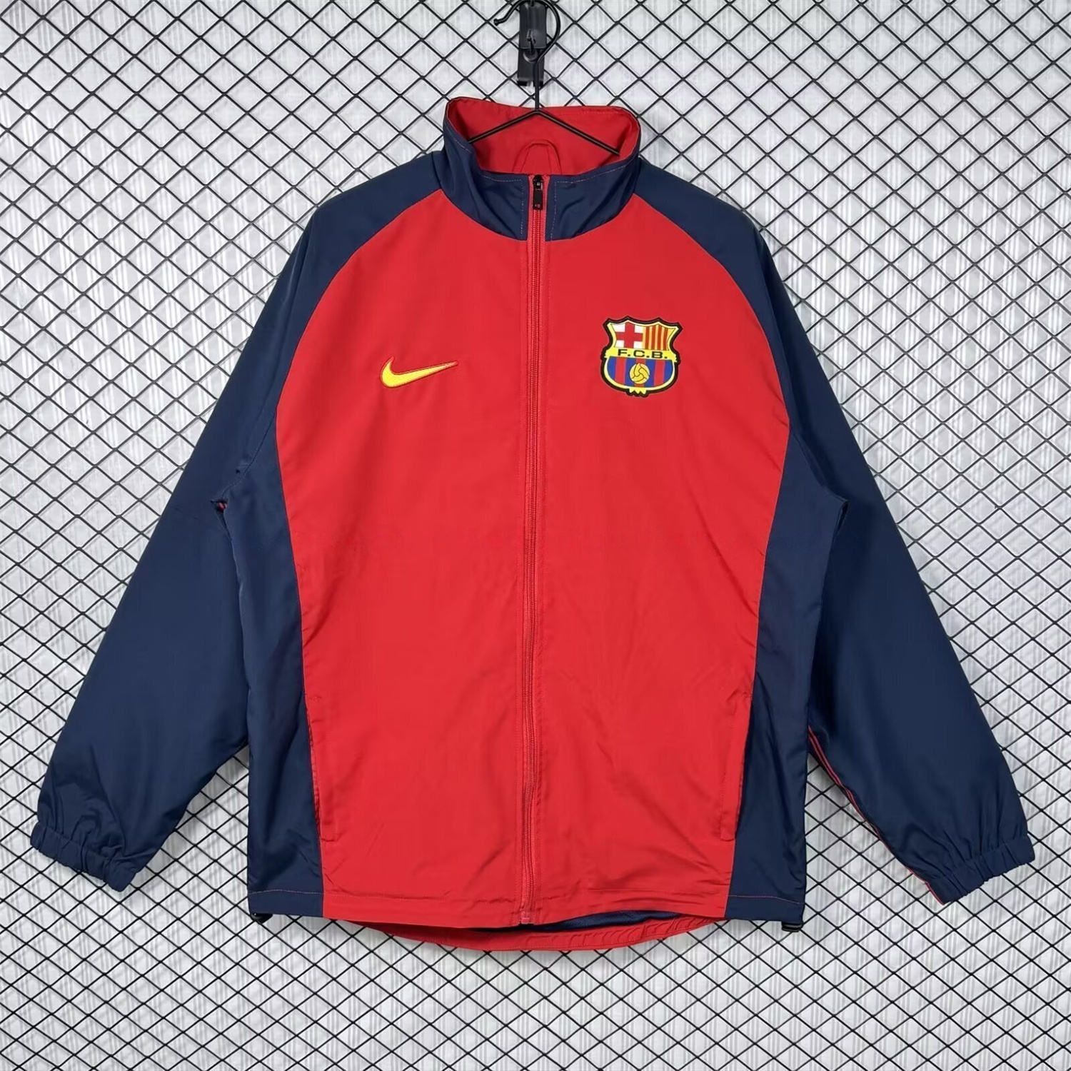 Retro Barcelona 1998-00 Home Windbreaker Jacket - Red - JerseysGala