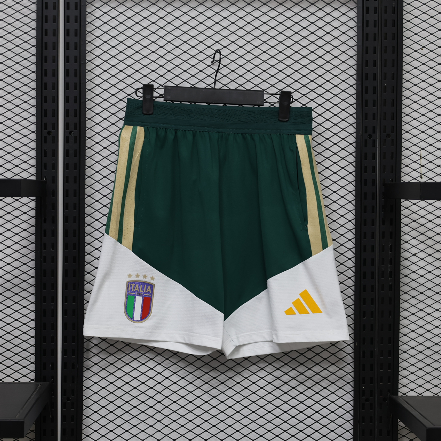 Italy 2026 White Green Training Shorts - Player Version - JerseysGala