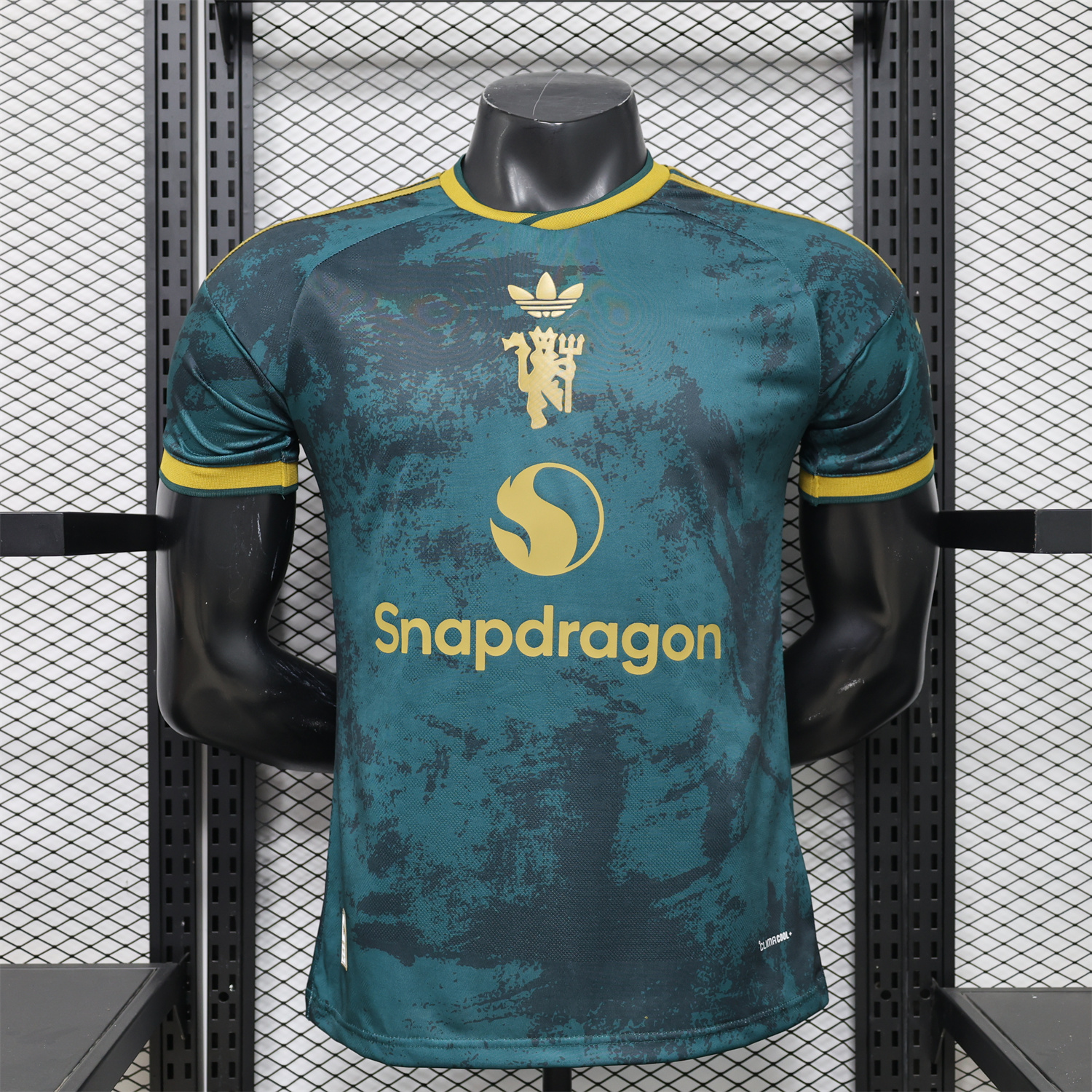 Manchester United 26-27 Devil Green Gold Special Jersey - Player Version - JerseysGala