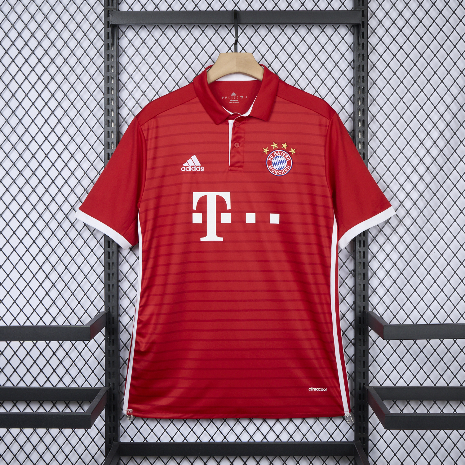 Retro Bayern Munich 2016-17 Home Jersey - JerseysGala