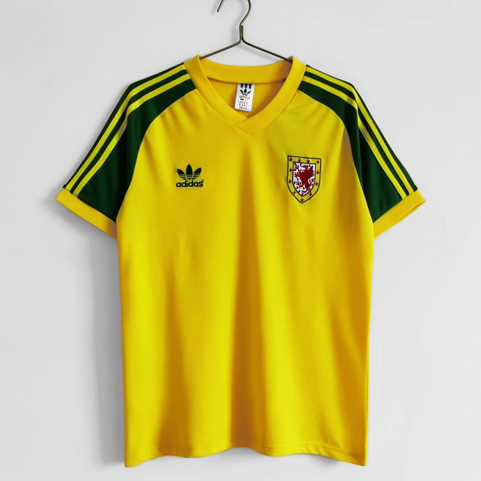 Retro Wales 1982 Away Stadium Jersey - JerseysGala