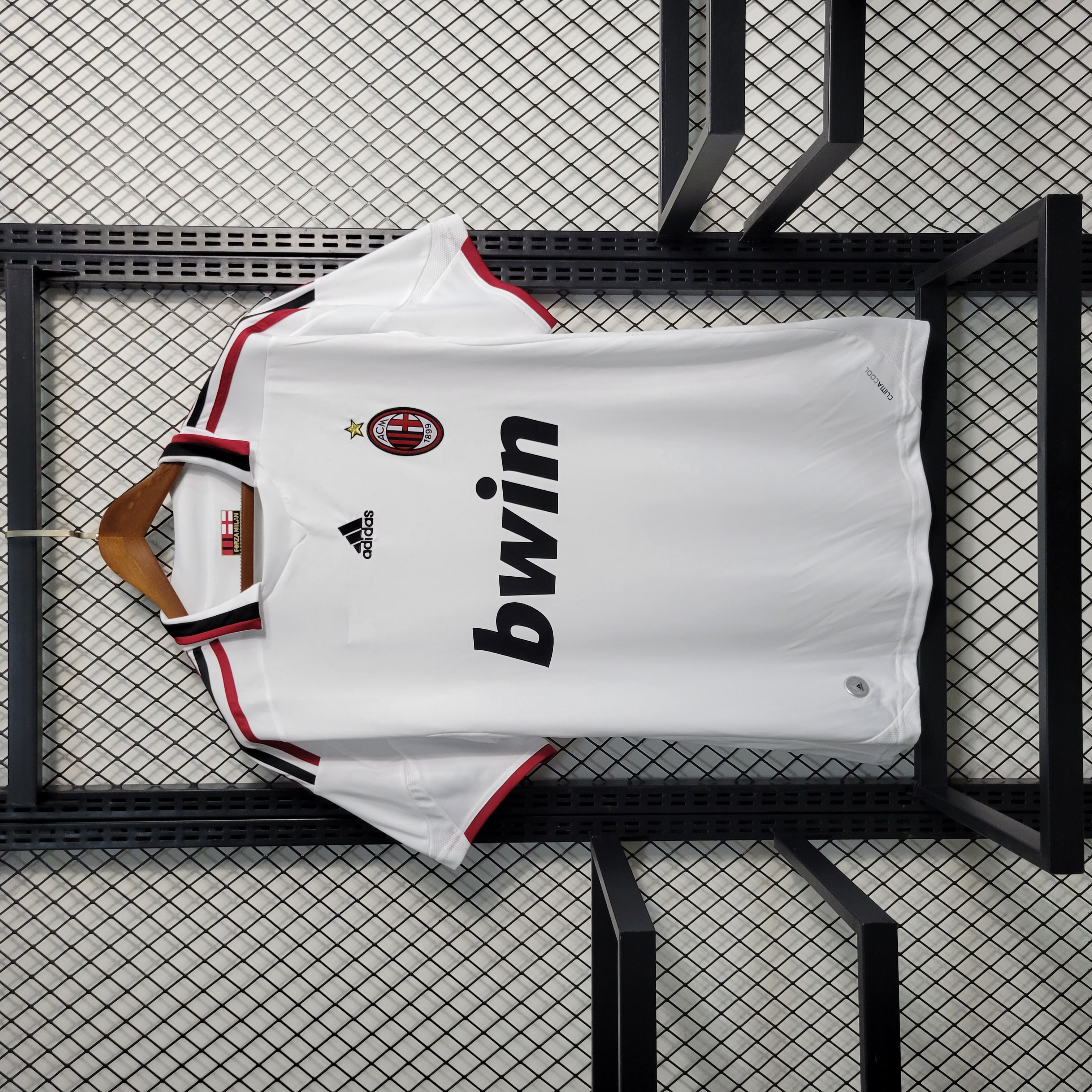 Retro AC Milan 2009-10 Away Stadium Jersey - JerseysGala