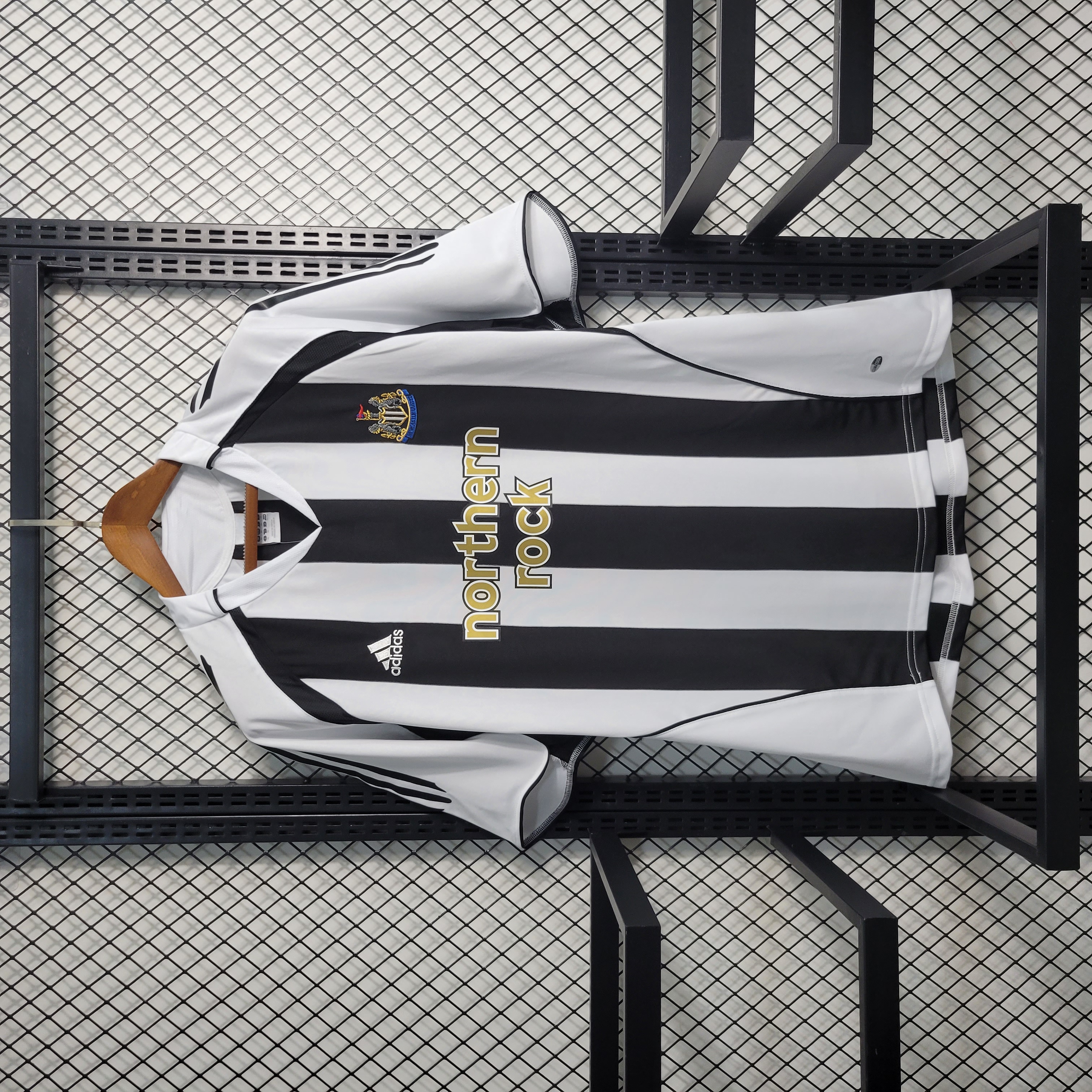 Retro Newcastle United 04-06 Home Stadium Jersey - JerseysGala