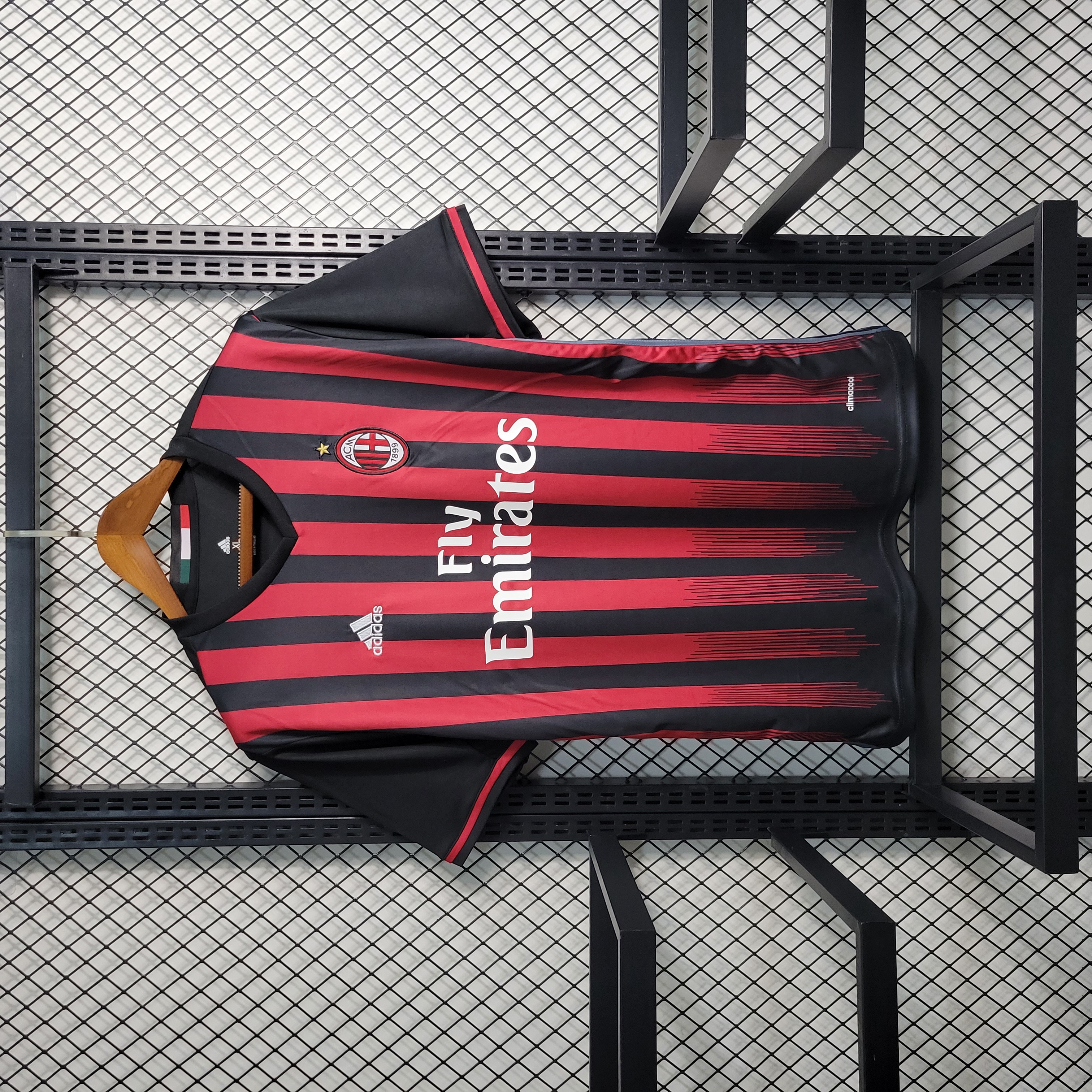 Retro AC Milan 2016-17 Home Stadium Jersey - JerseysGala