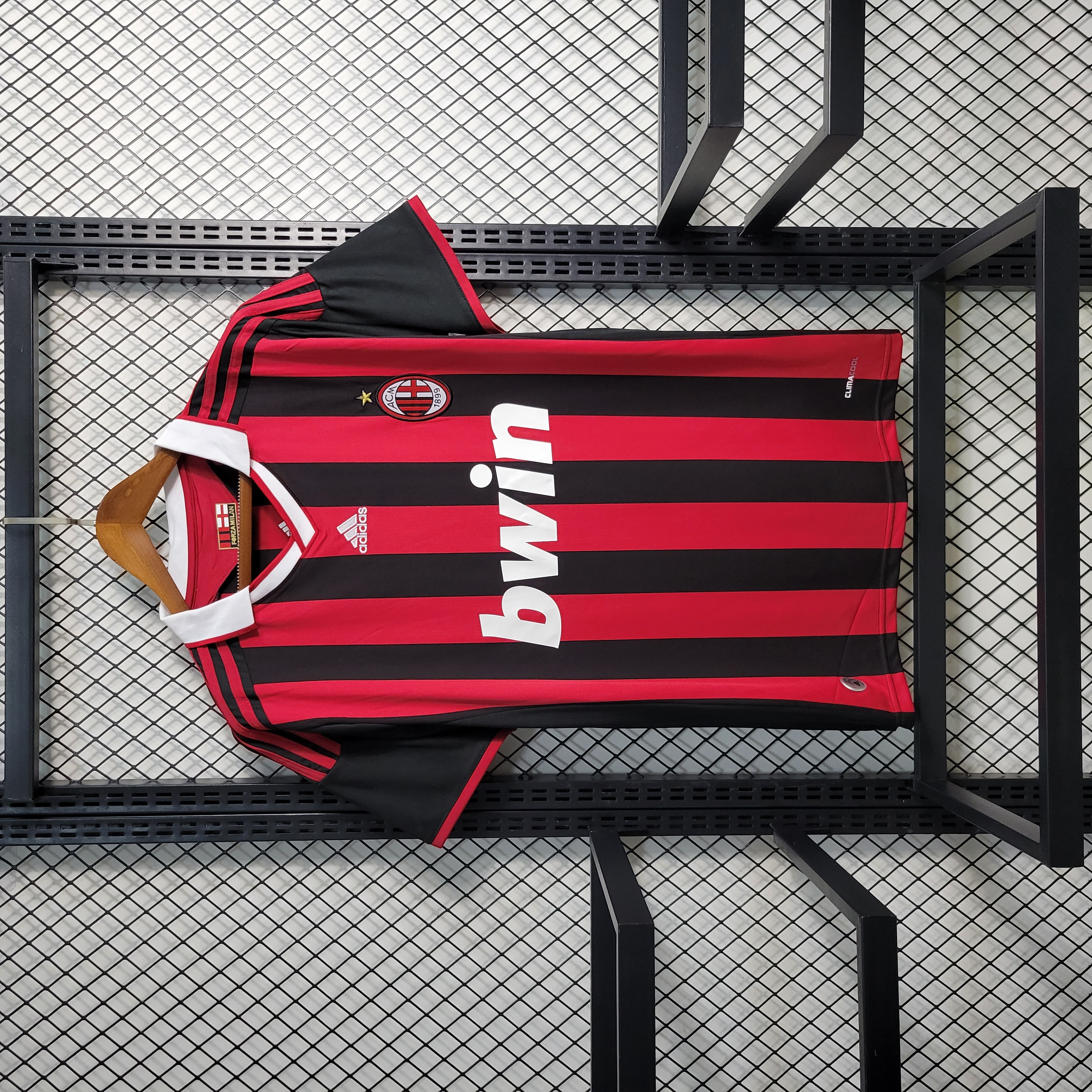 Retro AC Milan 2009-10 Home Stadium Jersey - JerseysGala