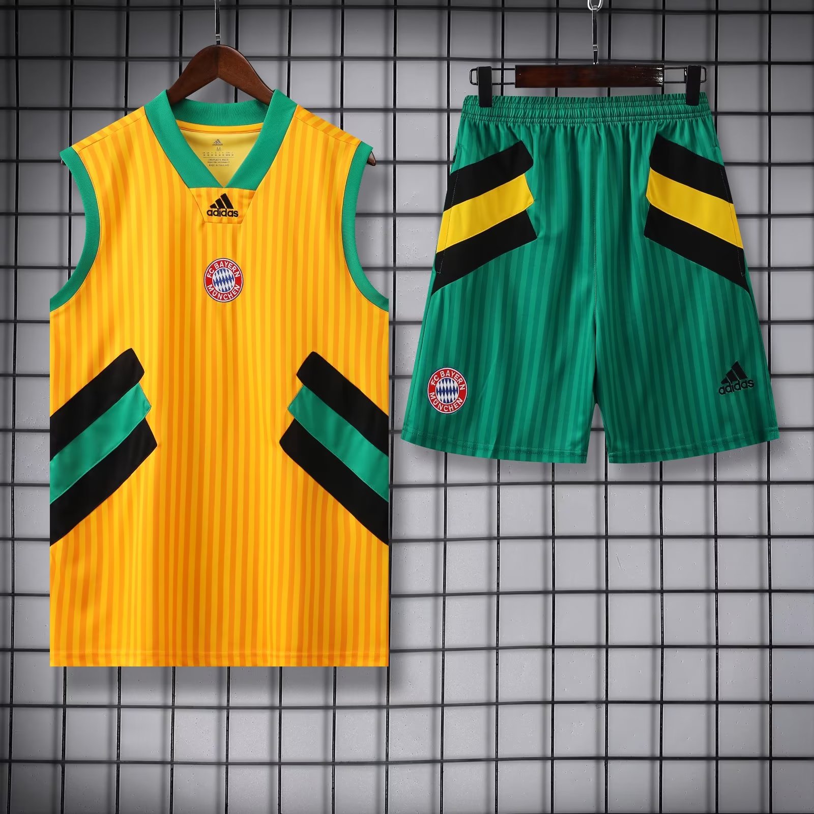 Bayern Munich 23-24 Yellow Green Training Vest Suit - JerseysGala