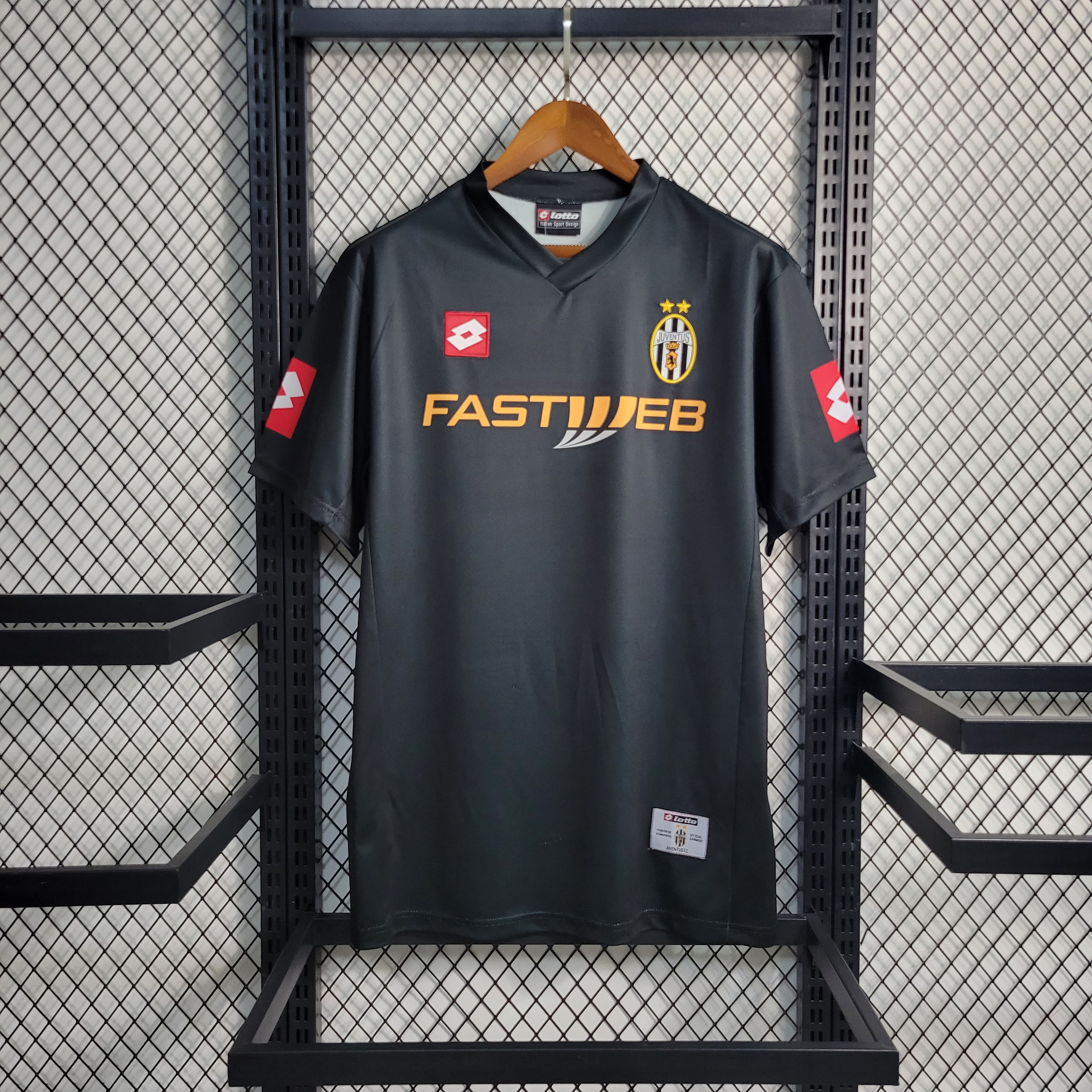 Retro Juventus 2001-02 Away Stadium Jersey - JerseysGala