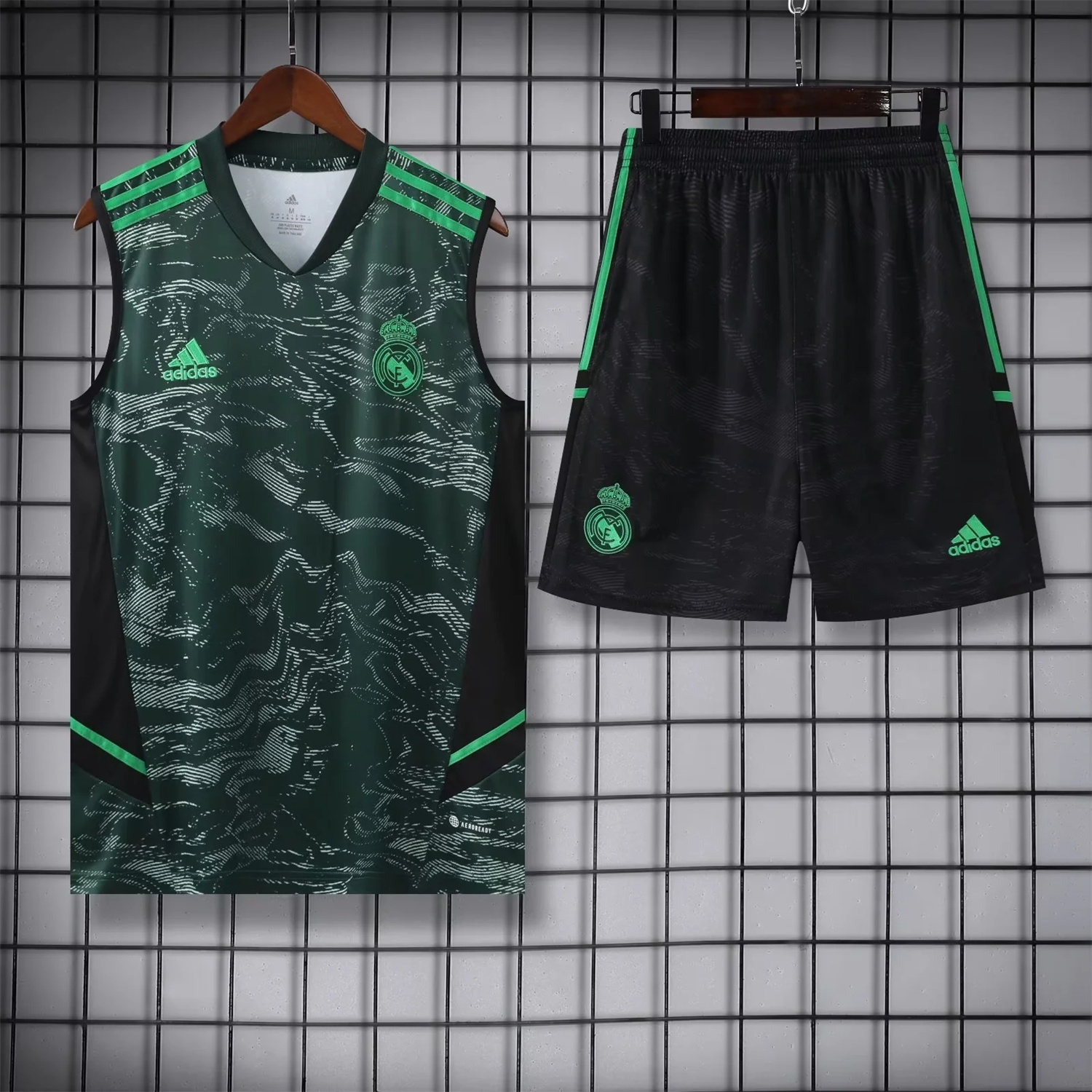 Real Madrid 23-24 Green Training Vest Suit - JerseysGala