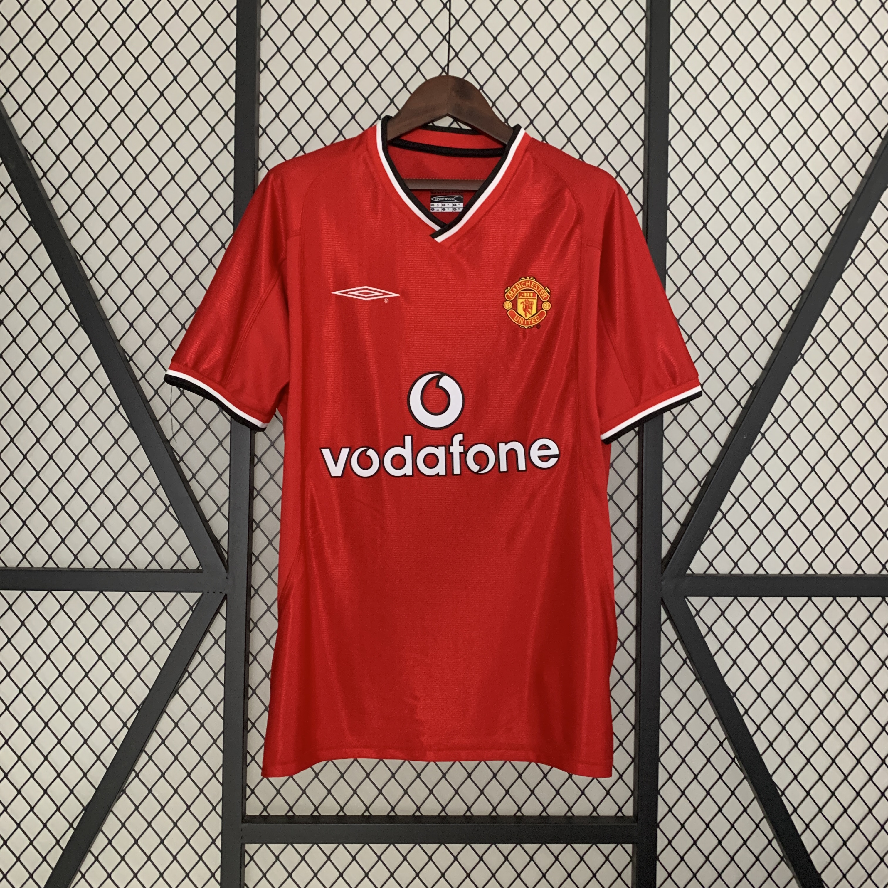 Manchester United Retro 03-04 Home Stadium Jersey - JerseysGala