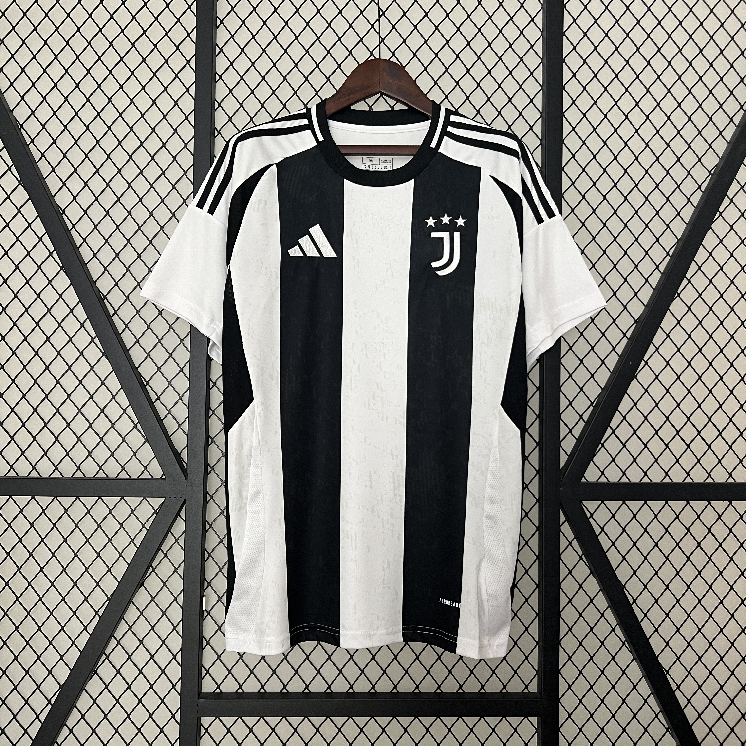 Juventus 24-25 Home Stadium Jersey - Fans Version - JerseysGala