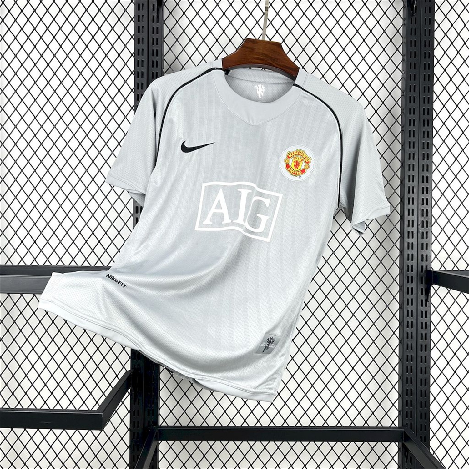 Retro Manchester United 2007-08 Grey Goalkeeper Jersey - JerseysGala