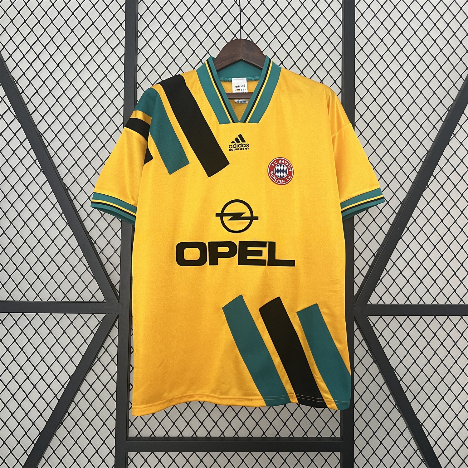 Retro Bayern Munich 1993-95 Away Jersey - JerseysGala