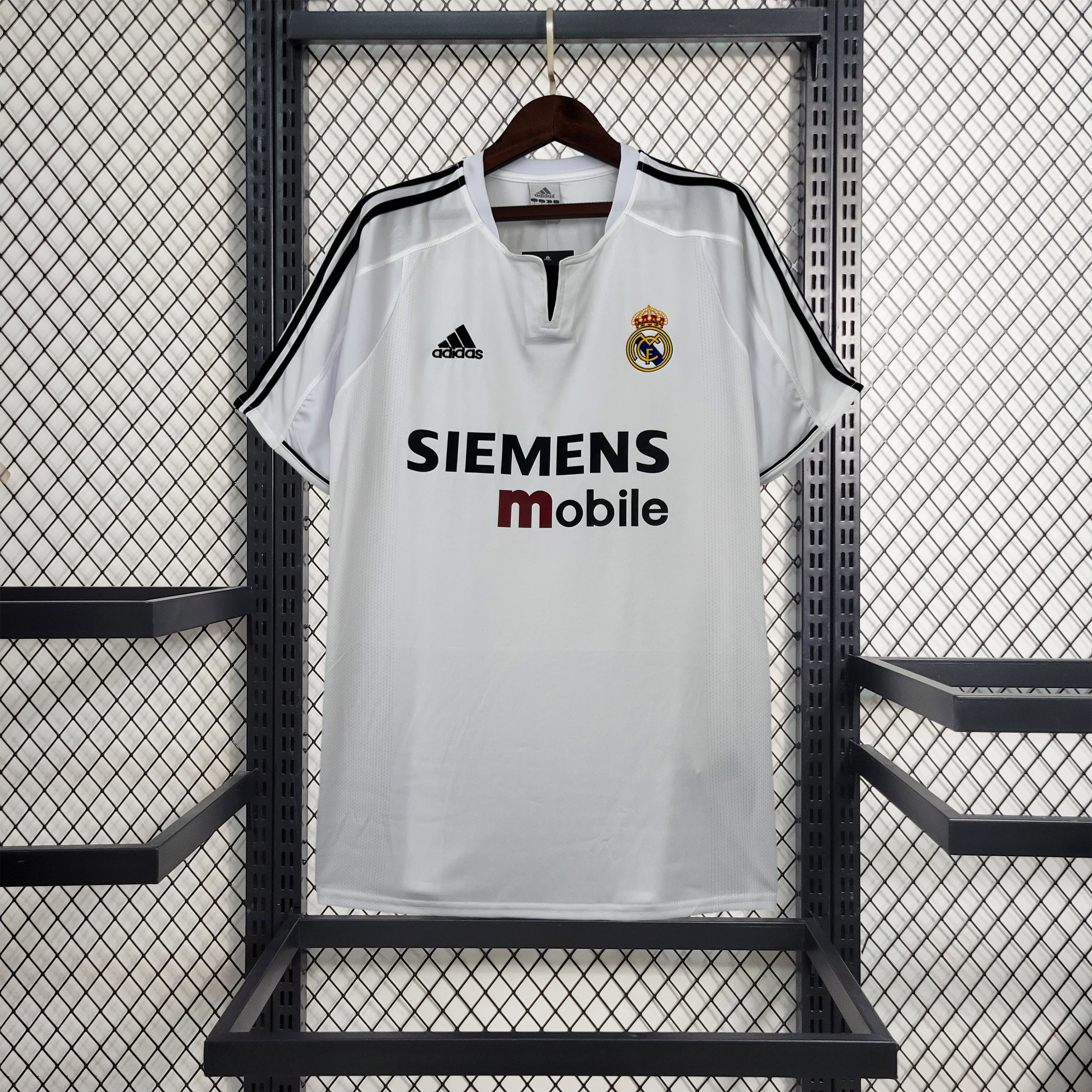 Retro Real Madrid 03-04 Home Stadium Jersey - JerseysGala