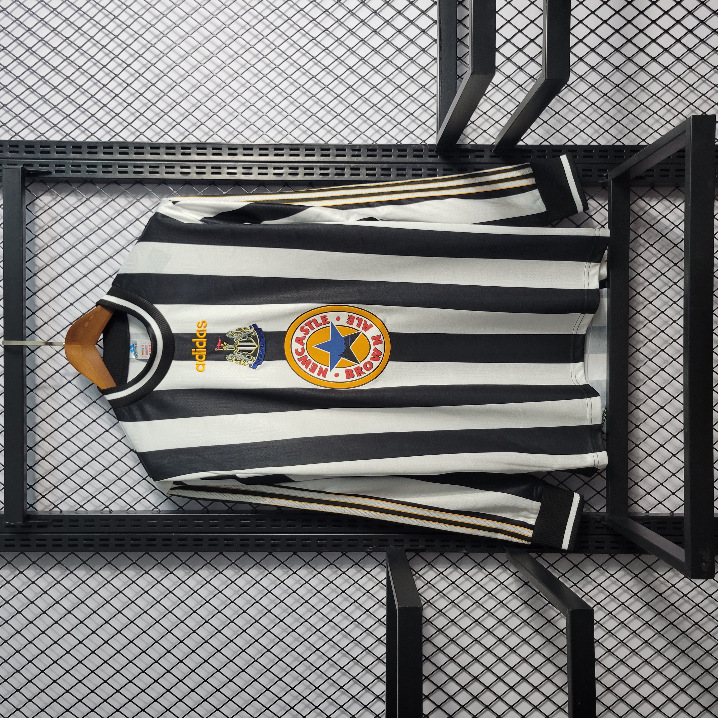 Retro Newcastle United 1997-99 Home Long Sleeve Jersey - JerseysGala