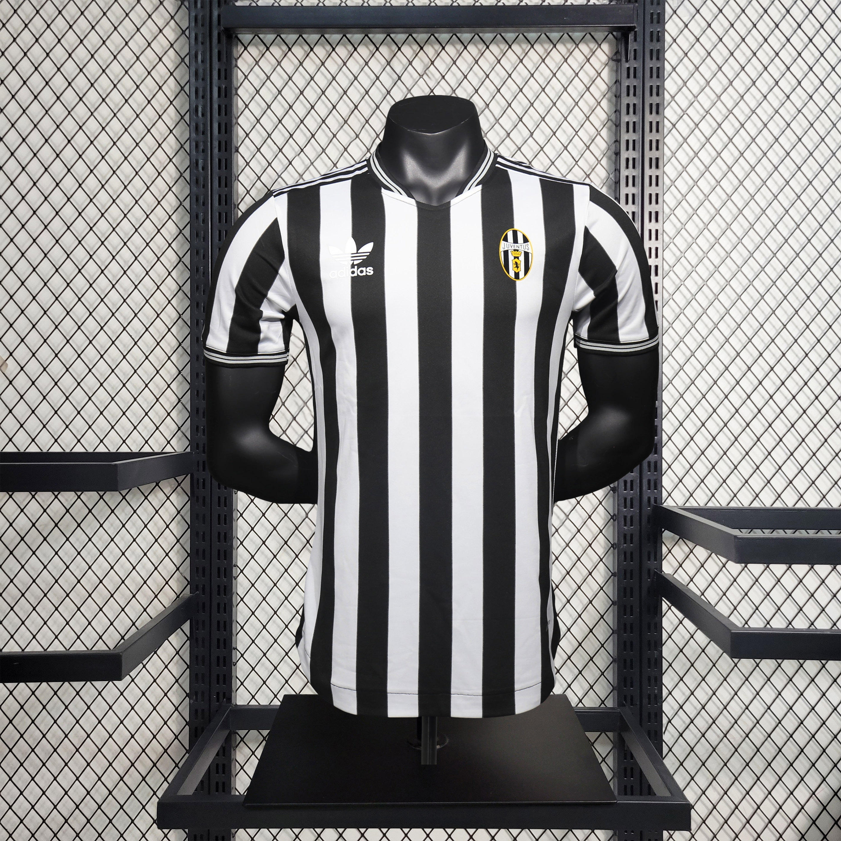 Juventus 24-25 Trefoil Vintage Unsponsored Special Jersey - JerseysGala