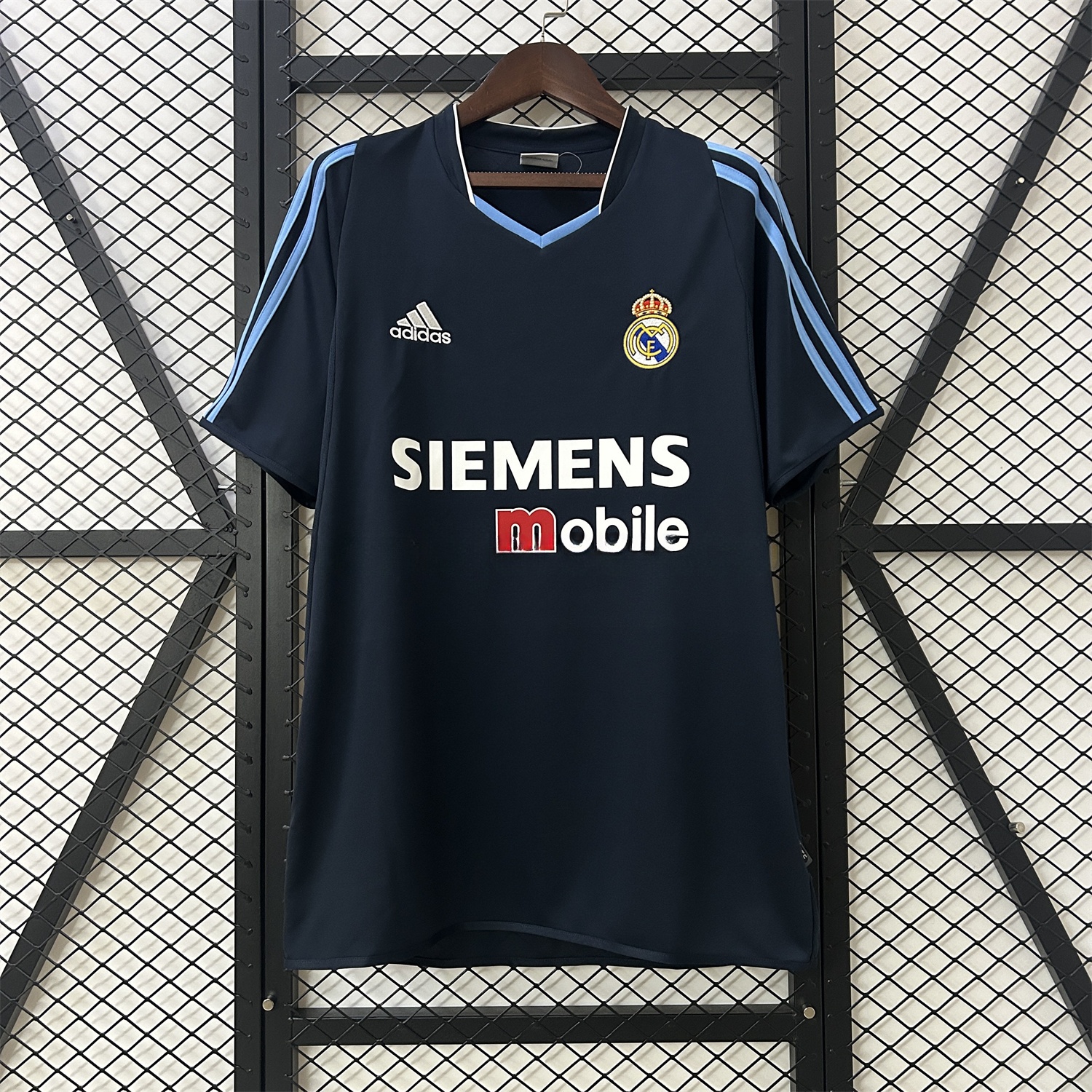 Retro Real Madrid 2003-04 Away Jersey - JerseysGala