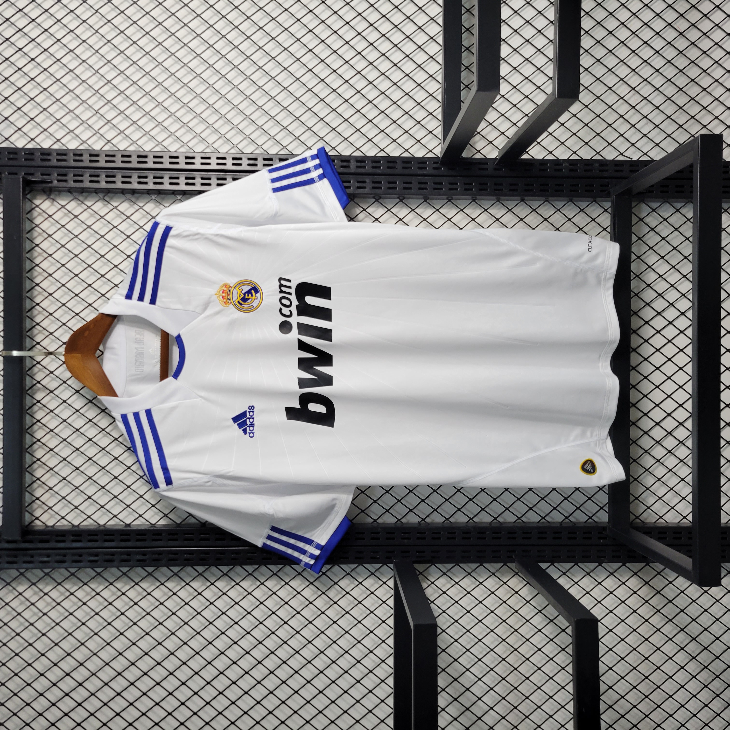 Retro Real Madrid 10-11 Home Stadium Jersey - JerseysGala