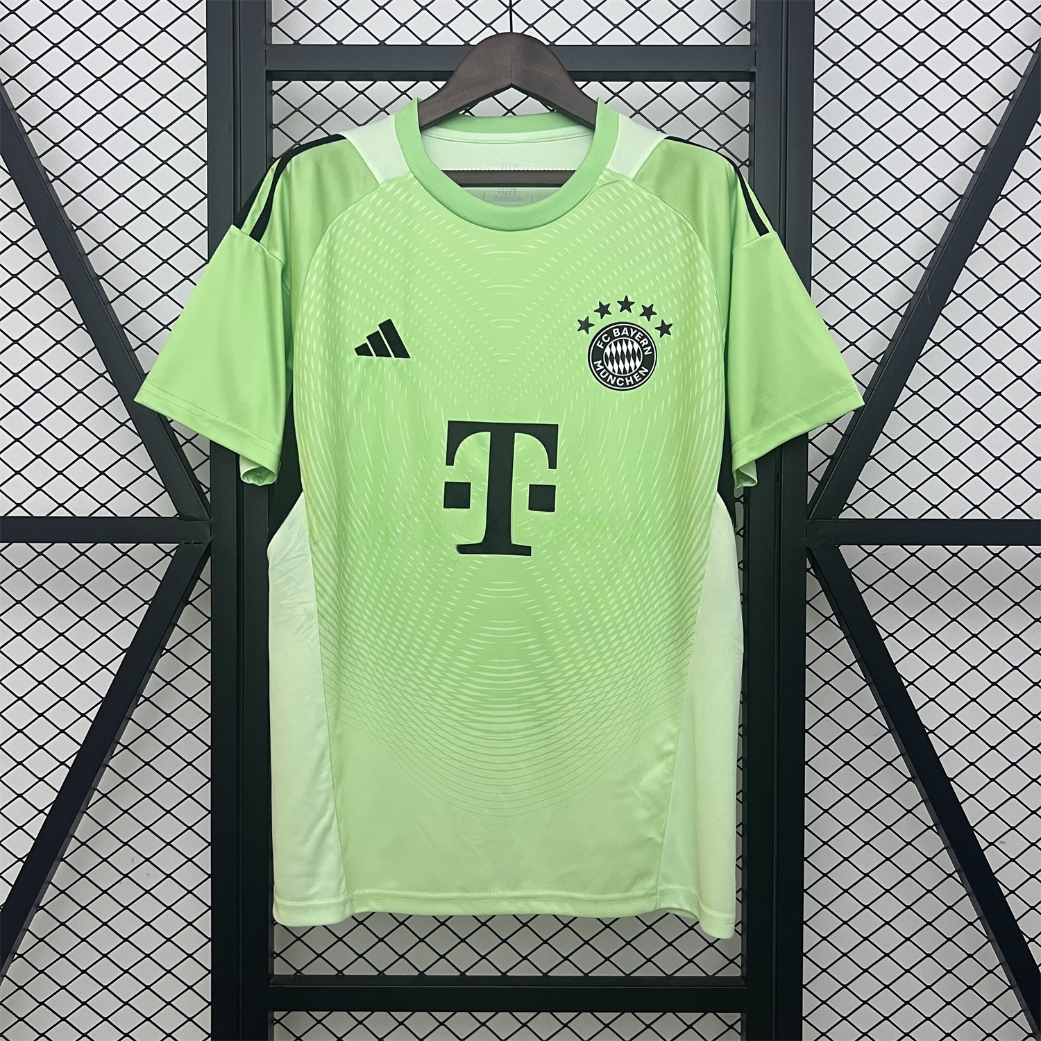 Bayern Munich 25-26 Green Goalkeeper Jersey - Fans Version - JerseysGala