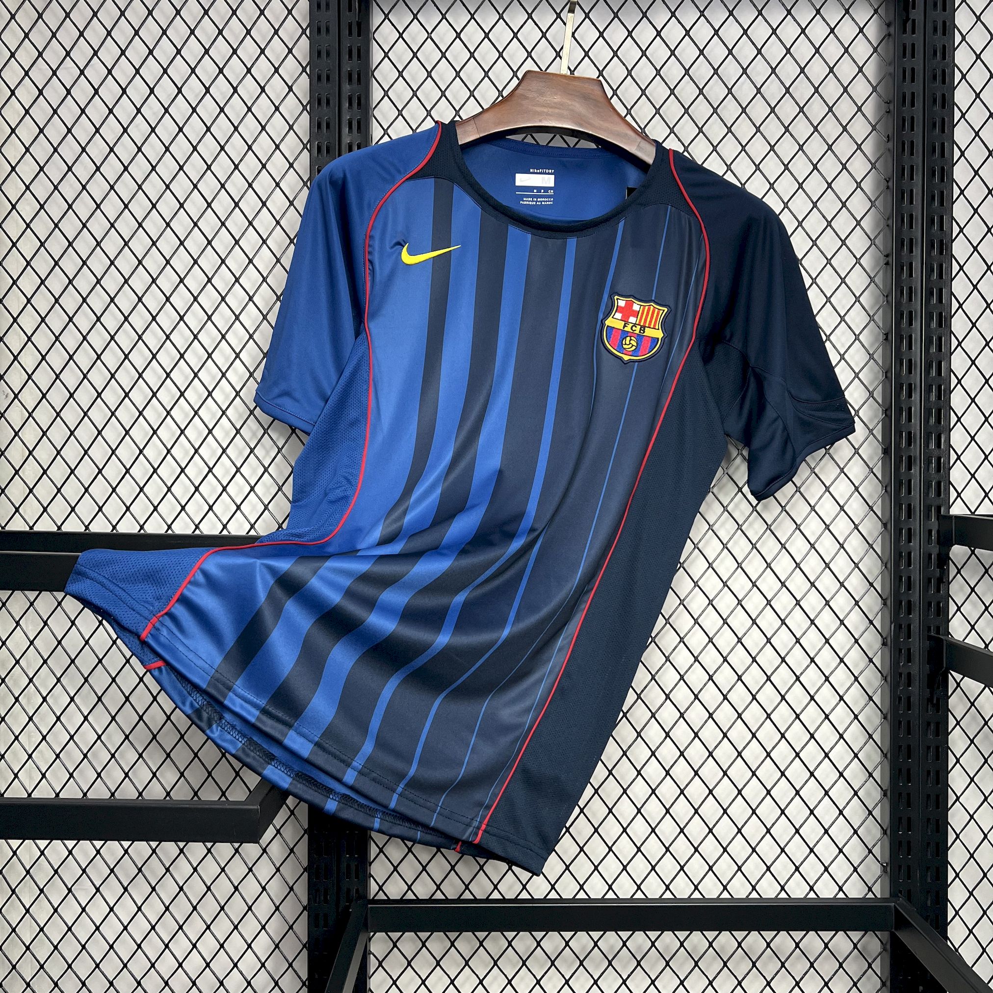 Retro Barcelona 04-05 Away Jersey - JerseysGala