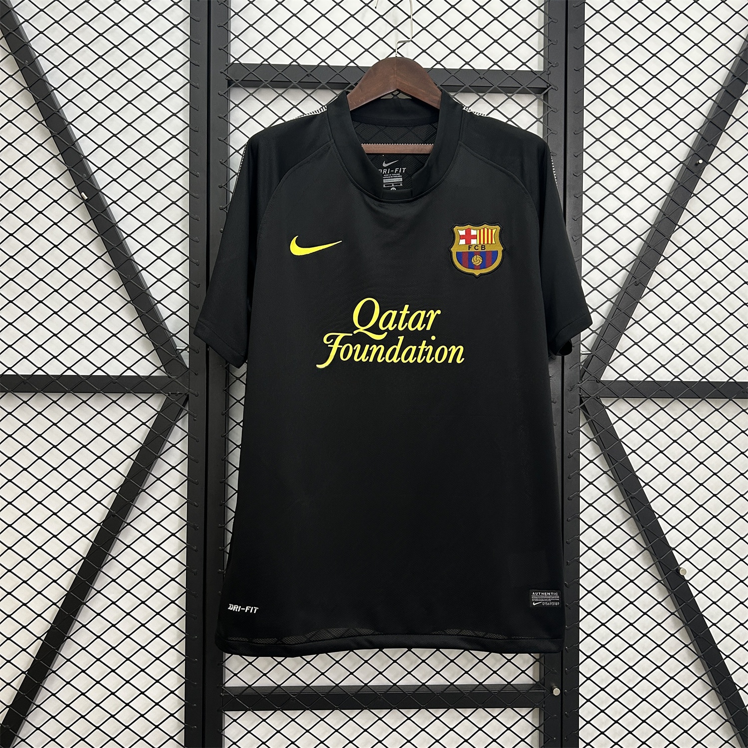 Retro Barcelona 11-12 Away Jersey - JerseysGala