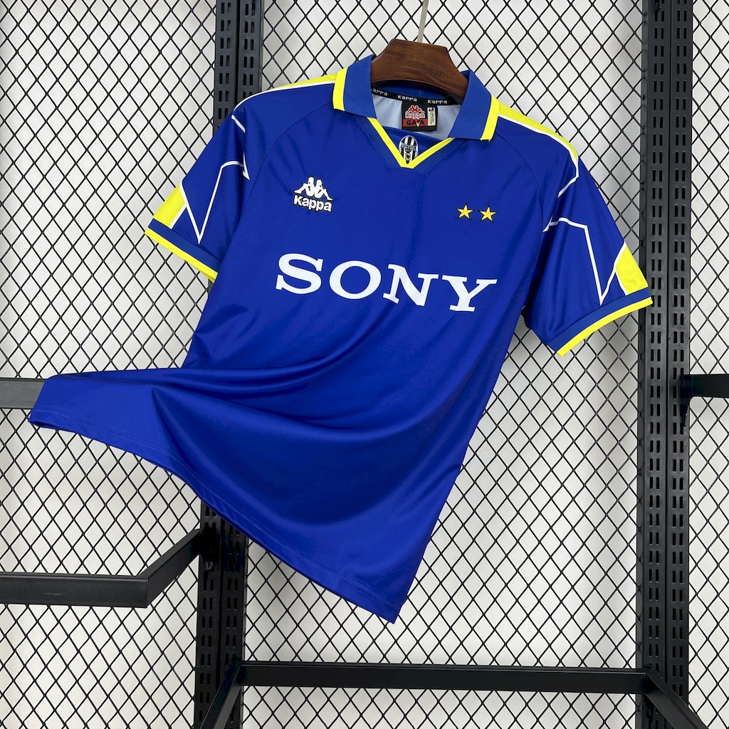 Retro Juventus 1996-97 Away Jersey - JerseysGala