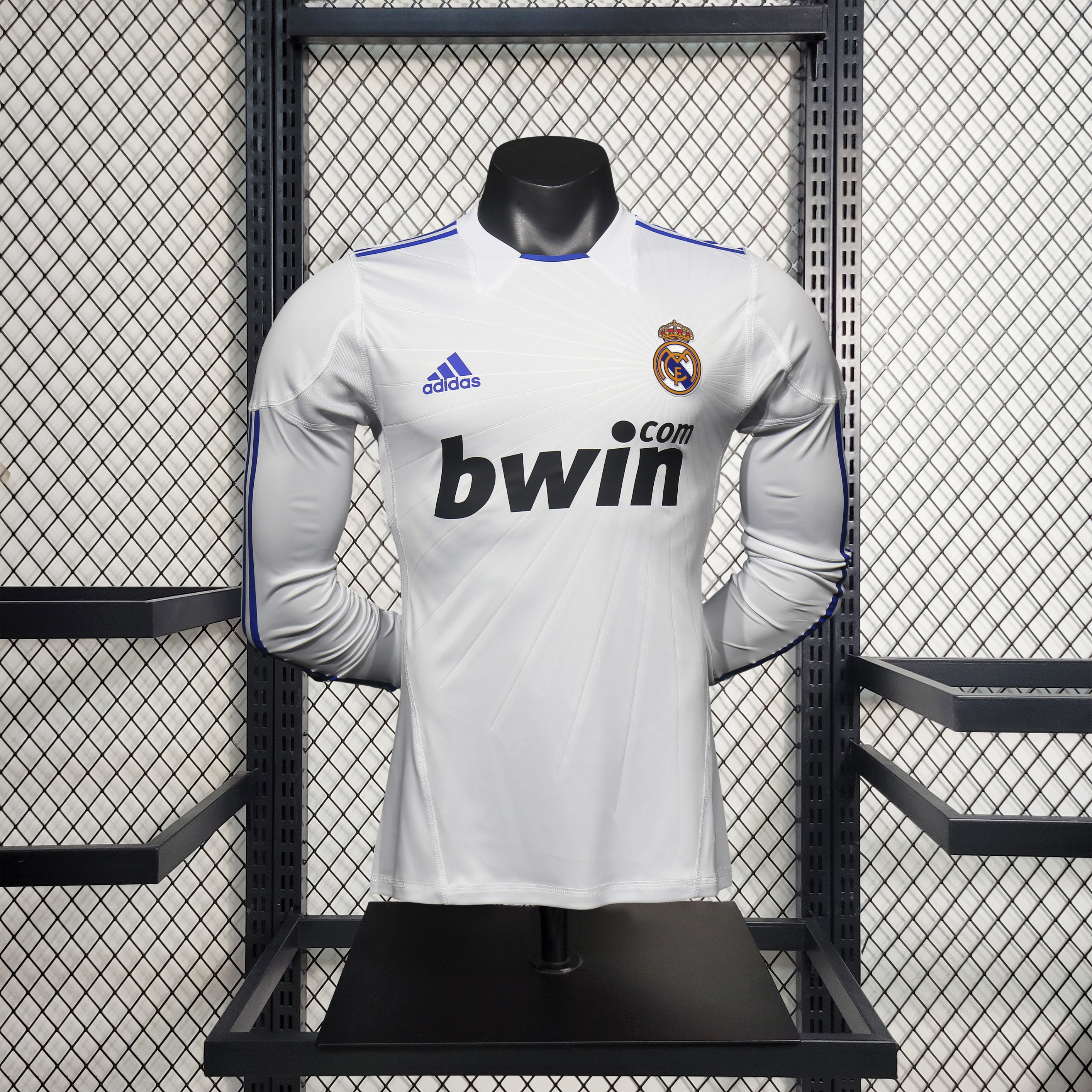 Retro Real Madrid 10-11 Home Long Sleeve Jersey - Player Version - JerseysGala