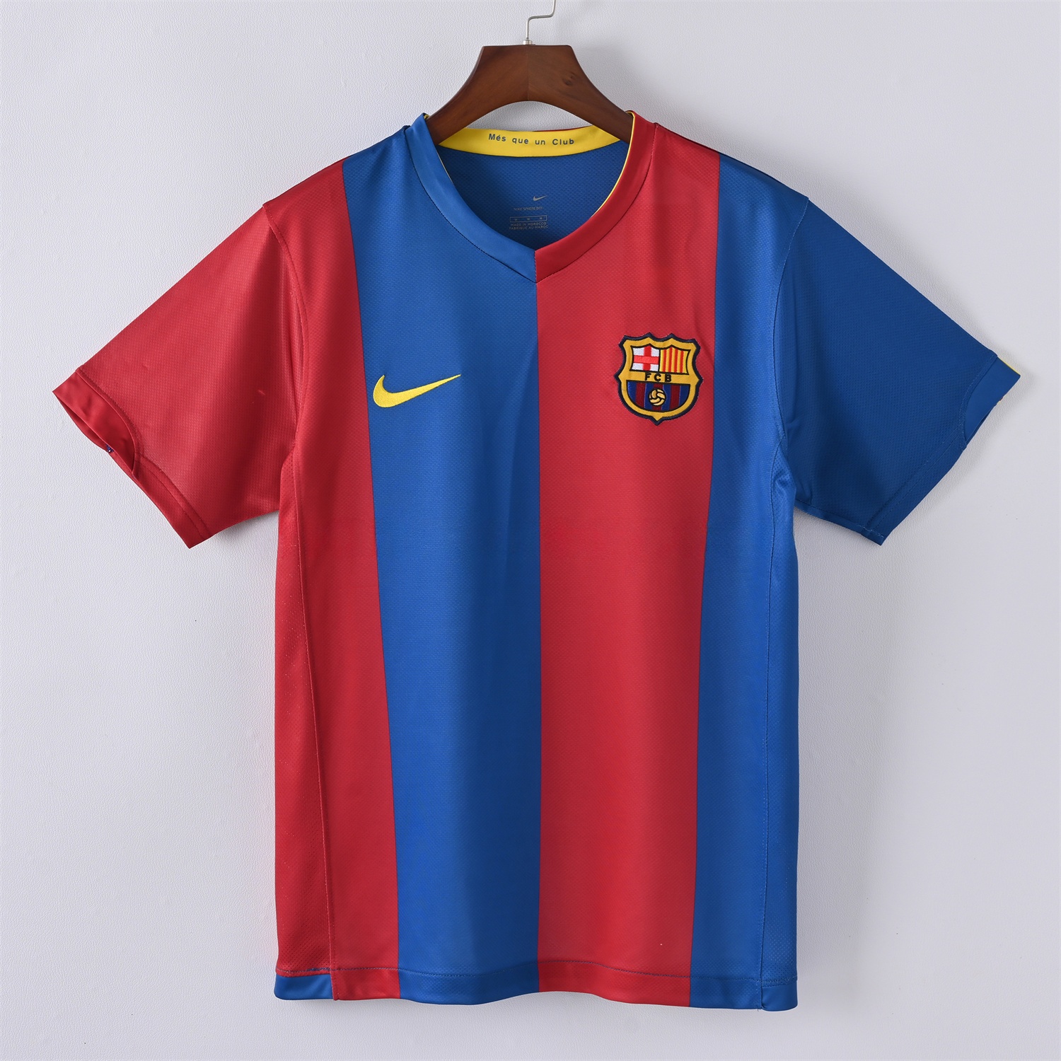 Retro Barcelona 06-07 Home Unsponsored Jersey - JerseysGala
