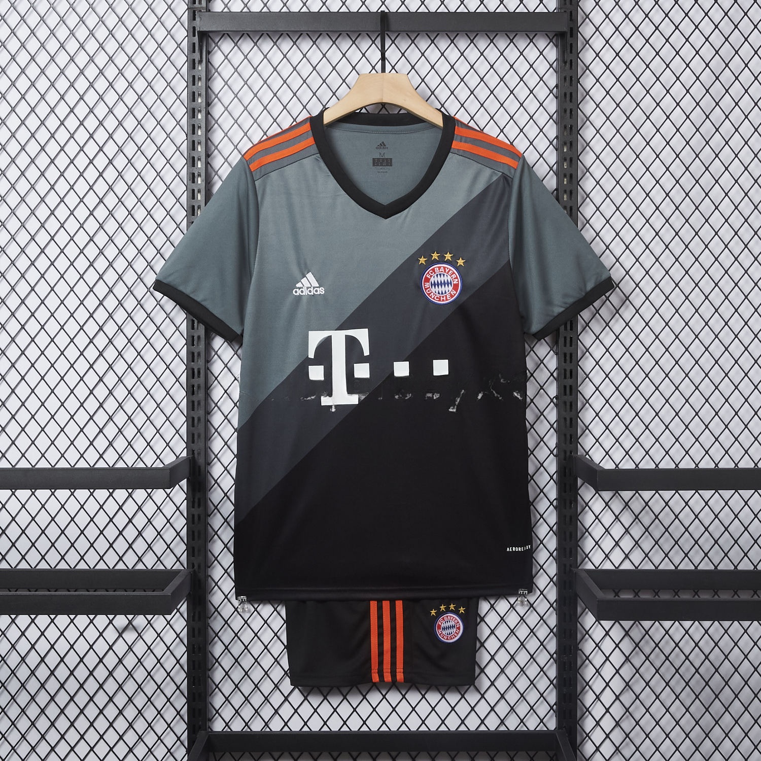 Retro Bayern Munich 2016-17 Away Men's Adult Jersey Set - Fans Version - JerseysGala