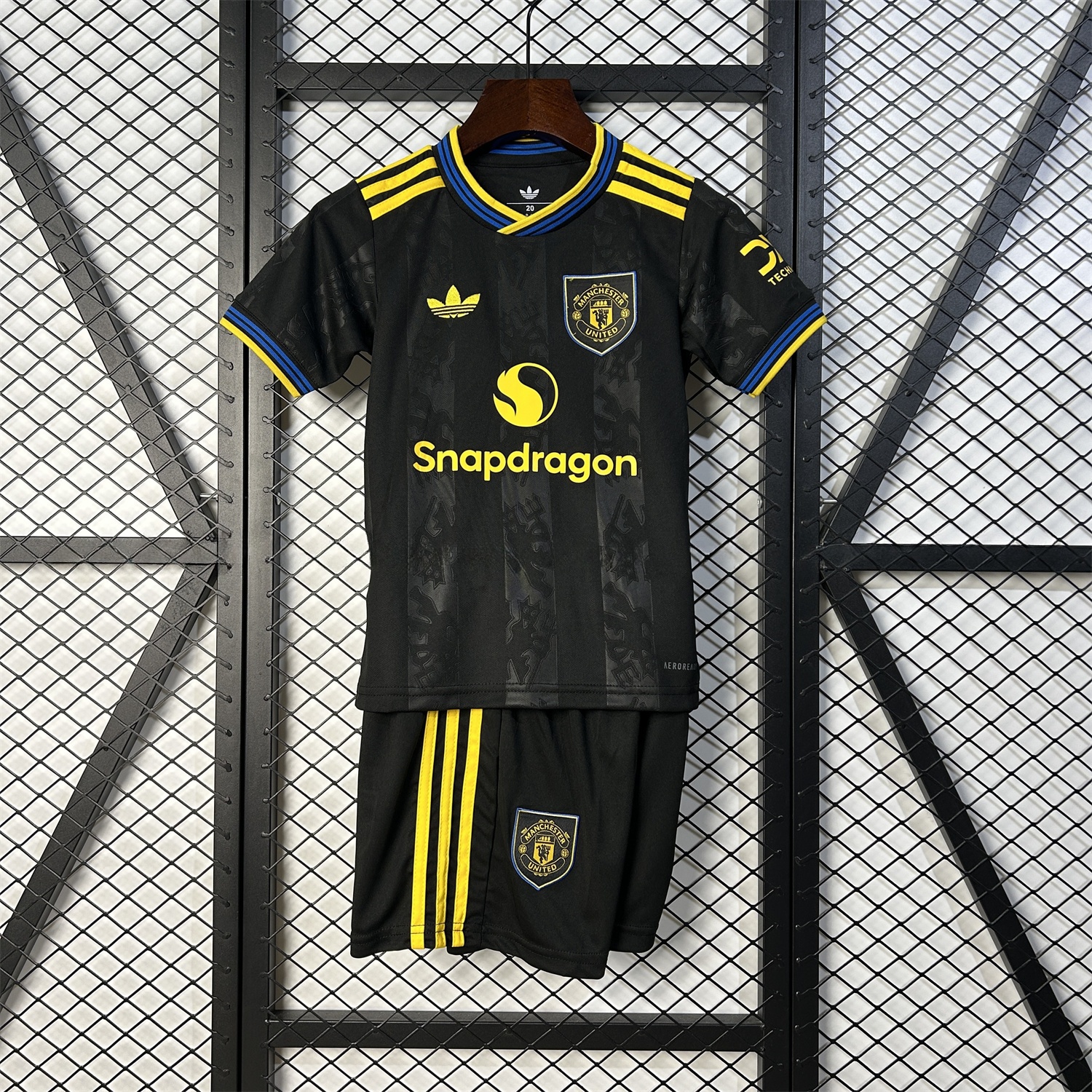 Manchester United 25-26 Third Black Kids Kit - JerseysGala