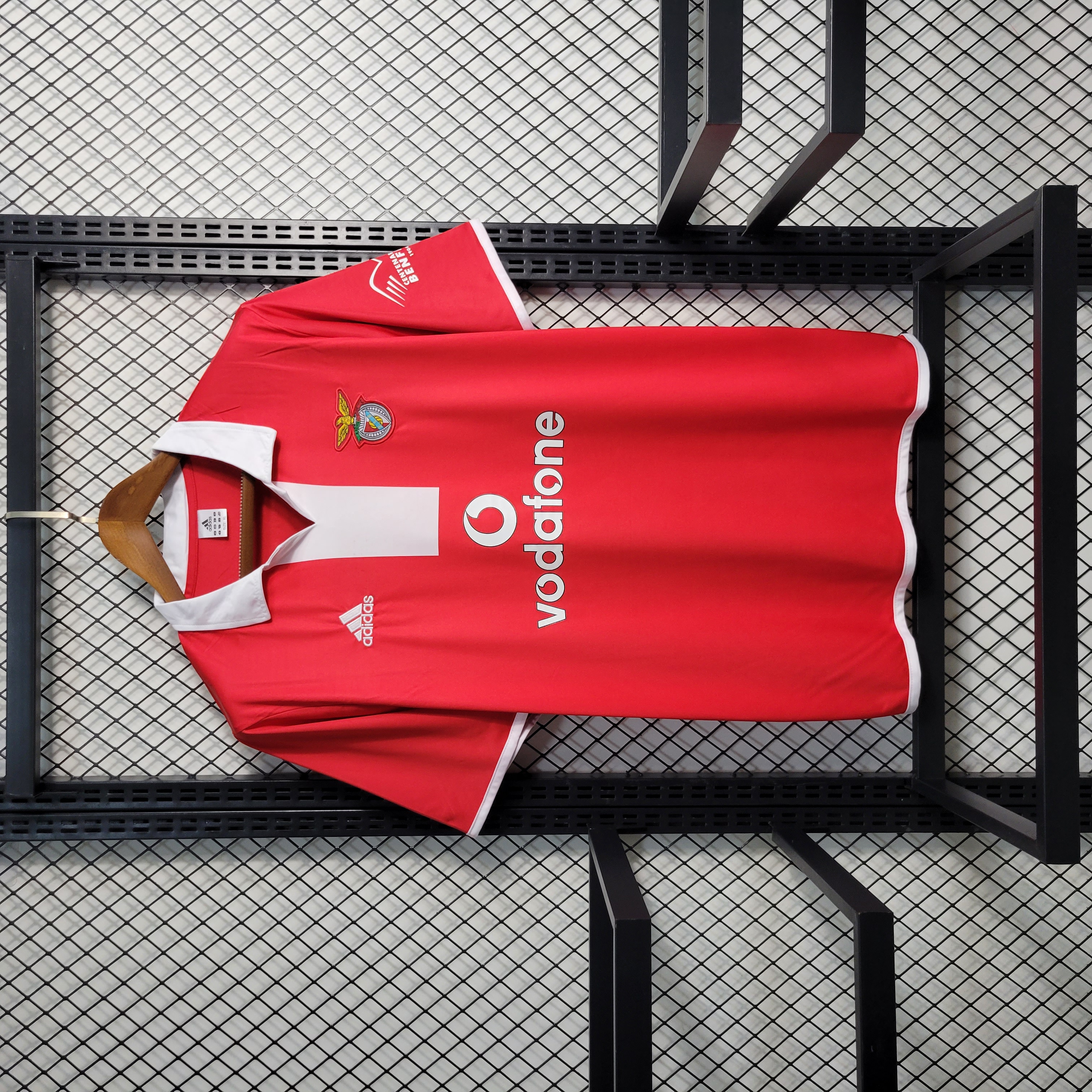 Retro Benfica 2004-05 Home Stadium Jersey - JerseysGala
