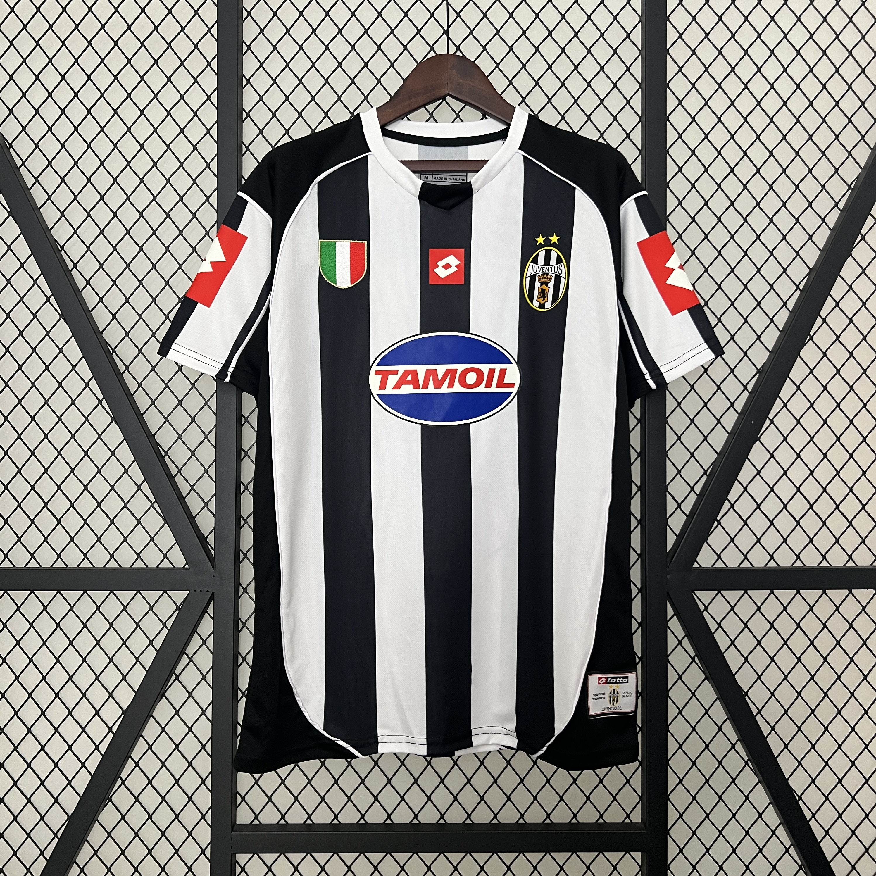 Retro Juventus 2002-03 European Home Jersey - JerseysGala
