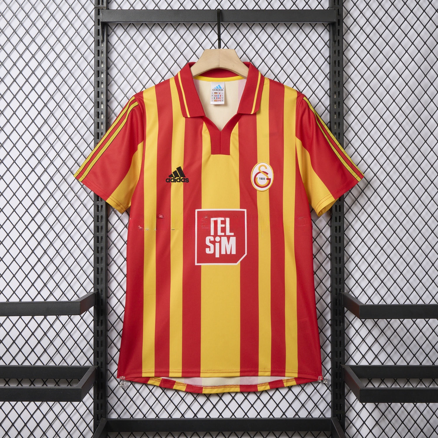 Retro Galatasaray 2000-01 Home Jersey - JerseysGala