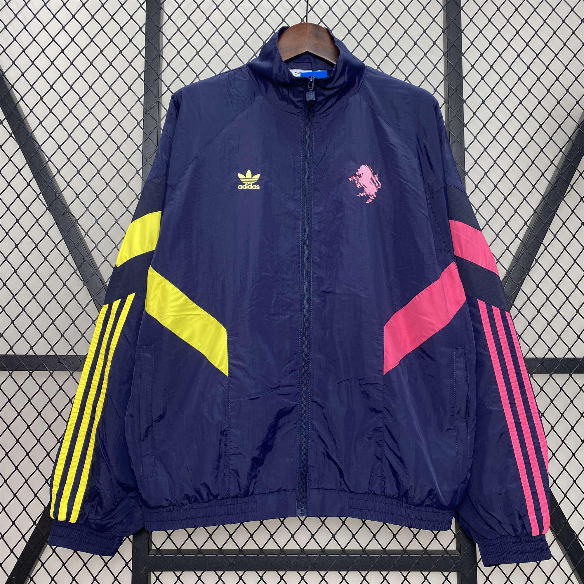 Juventus 24-25 Throwback Windbreaker Jacket - Deep Blue - JerseysGala