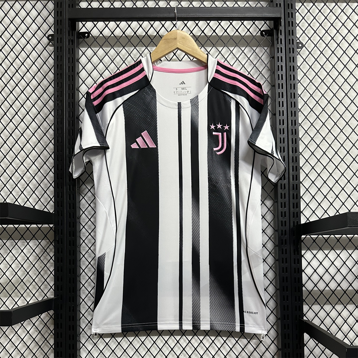 Juventus 25-26 Home Unsponsored Jersey - Fans Version - JerseysGala