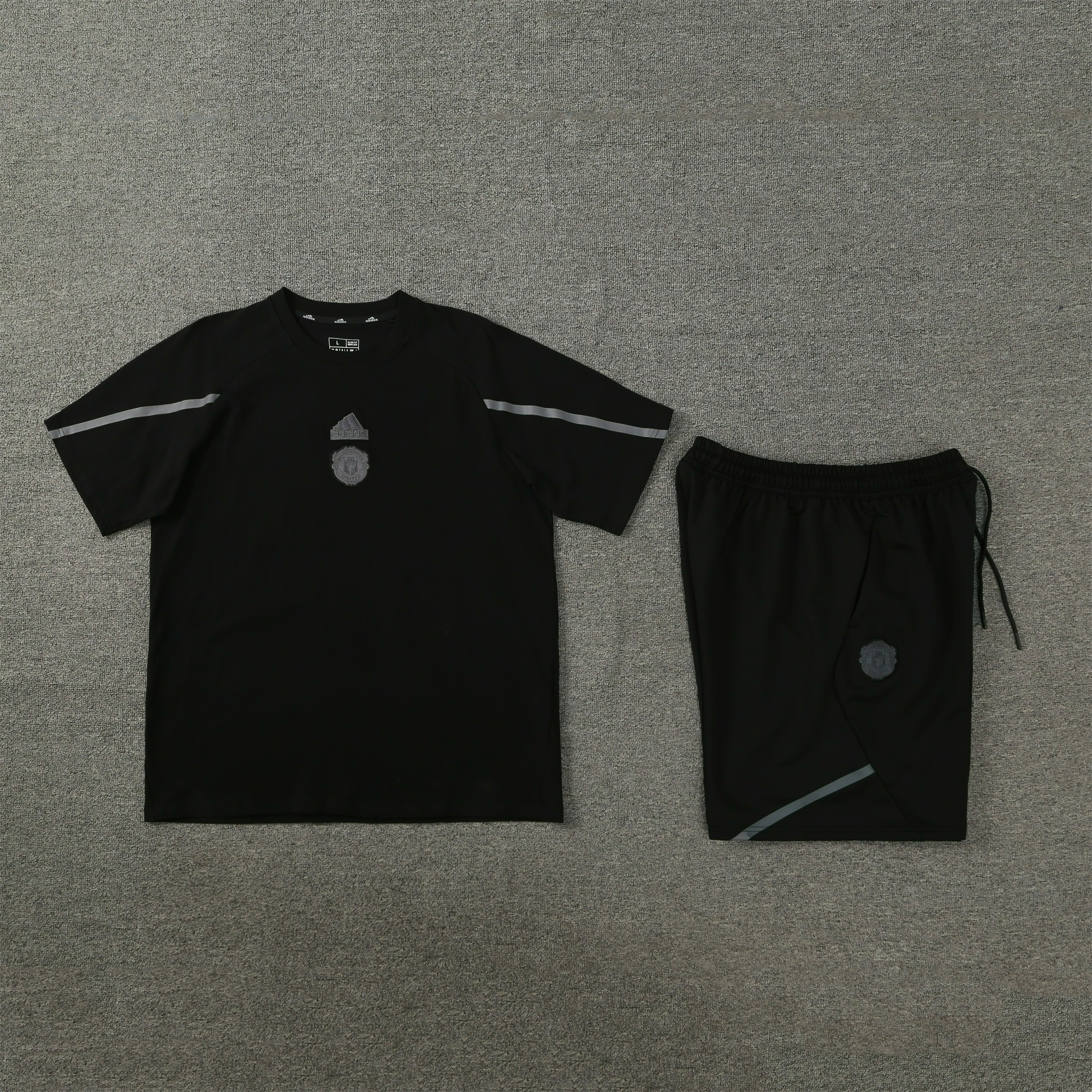 Manchester United 24-25 Short-Sleeve Training Set - Black Top & Shorts - JerseysGala