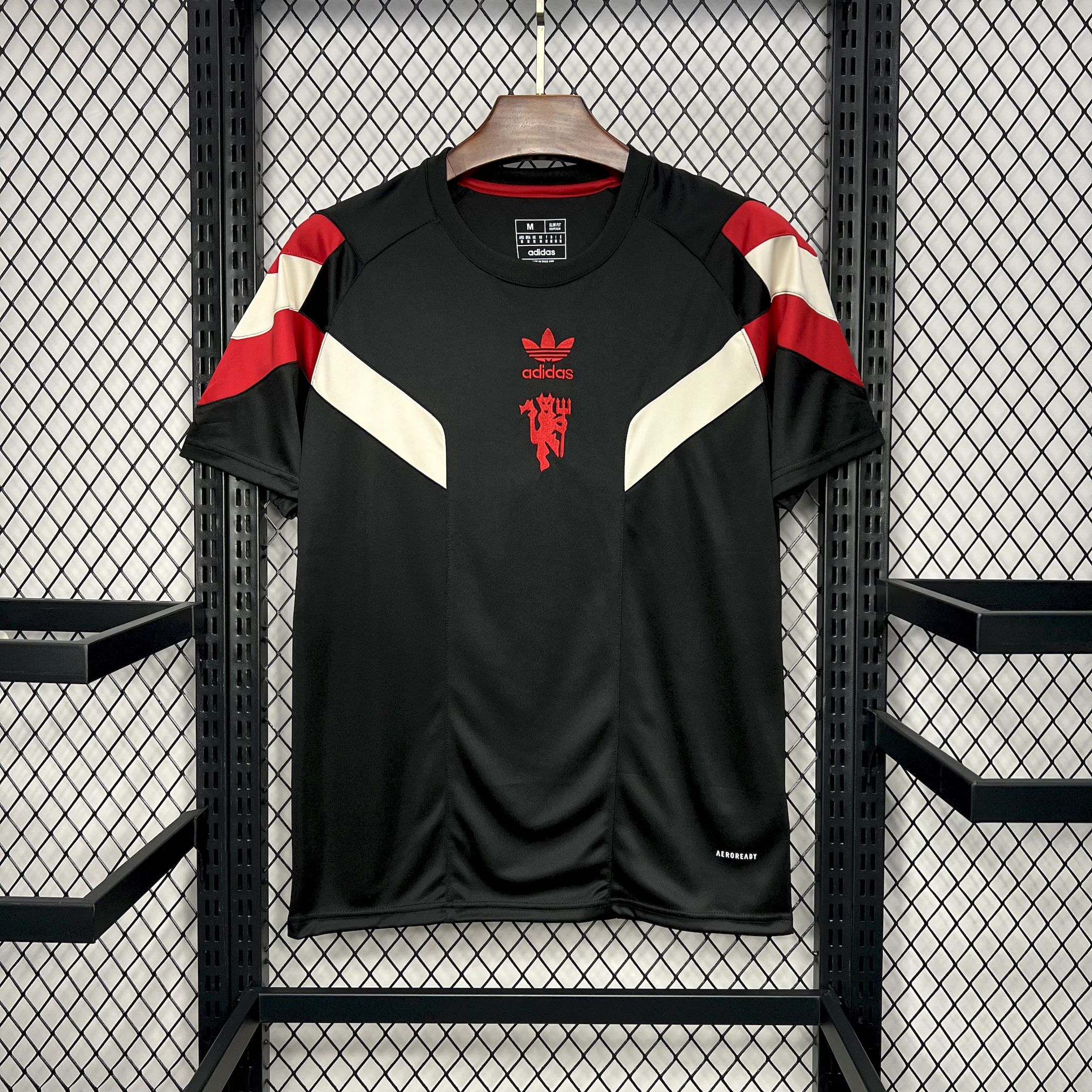 Manchester United 24-25 Retro Originals Black T-Shirt - JerseysGala