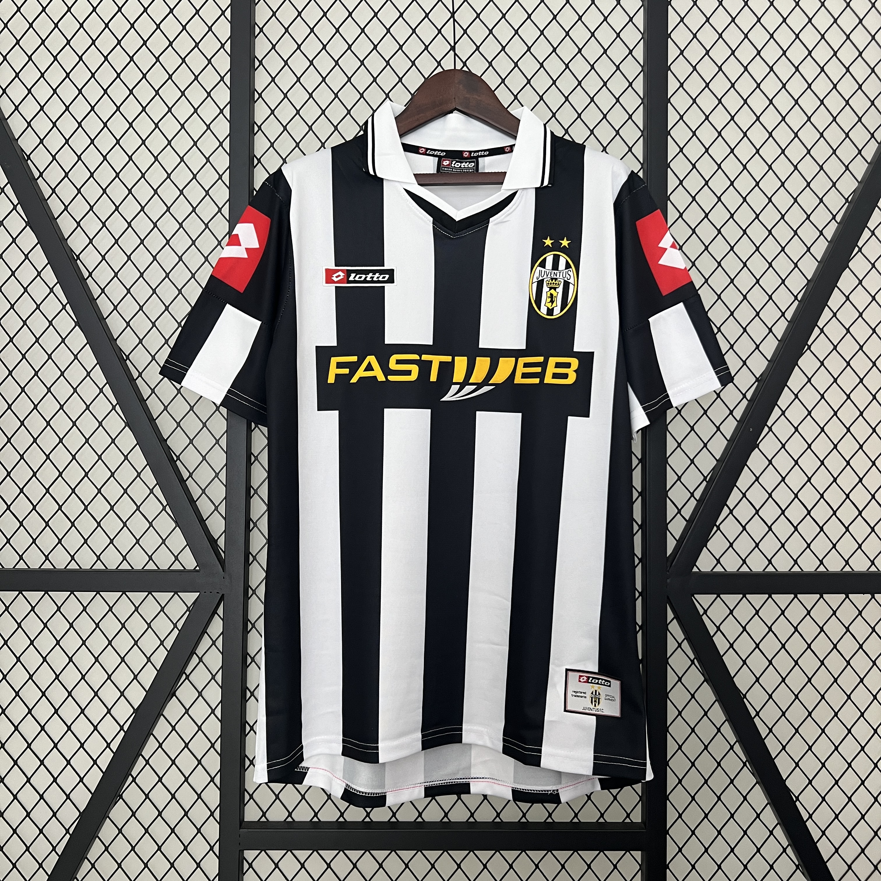 Retro Juventus 2001-02 Home Stadium Jersey - JerseysGala