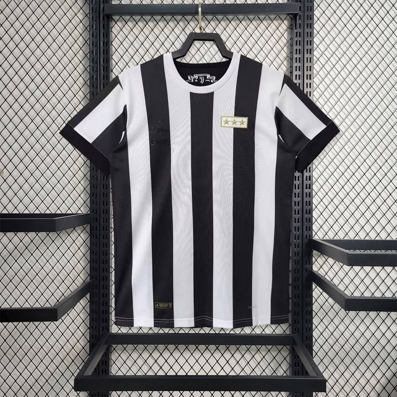 Retro Juventus 2017-18 120th Anniversary Special Edition Jersey - JerseysGala