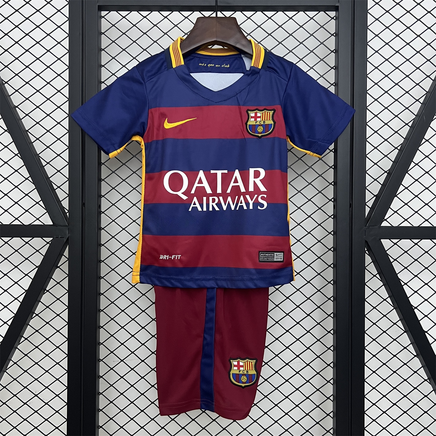 Retro Barcelona 2015-16 Home Kids Kit - JerseysGala